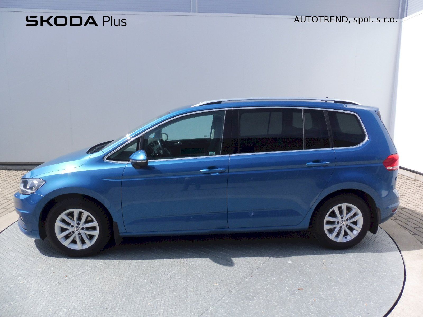 Volkswagen Touran, Highline 1,4 TSI 110kW DSG - fotka 3