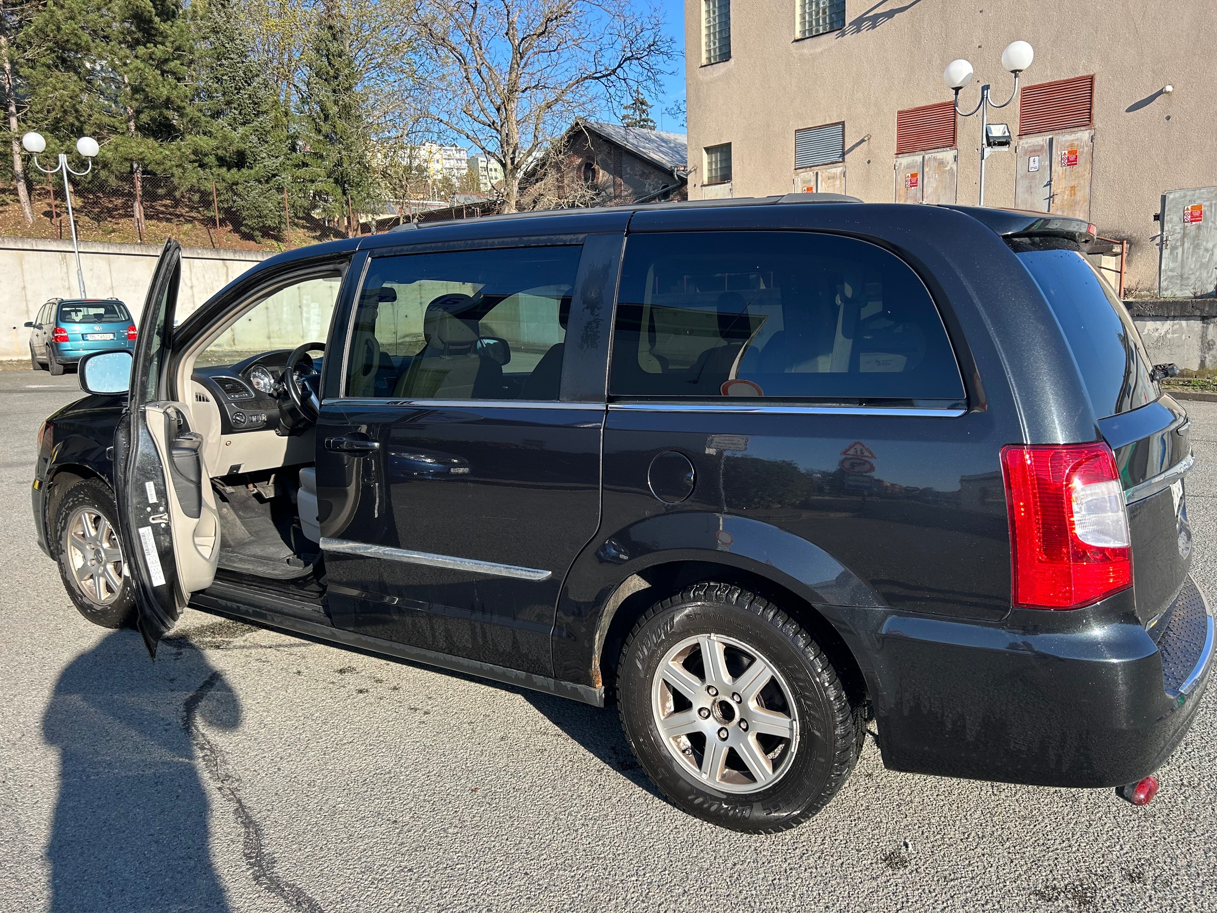 Chrysler Town & Country, LPG, DVD, AUTOMAT PO REPASU - fotka 6
