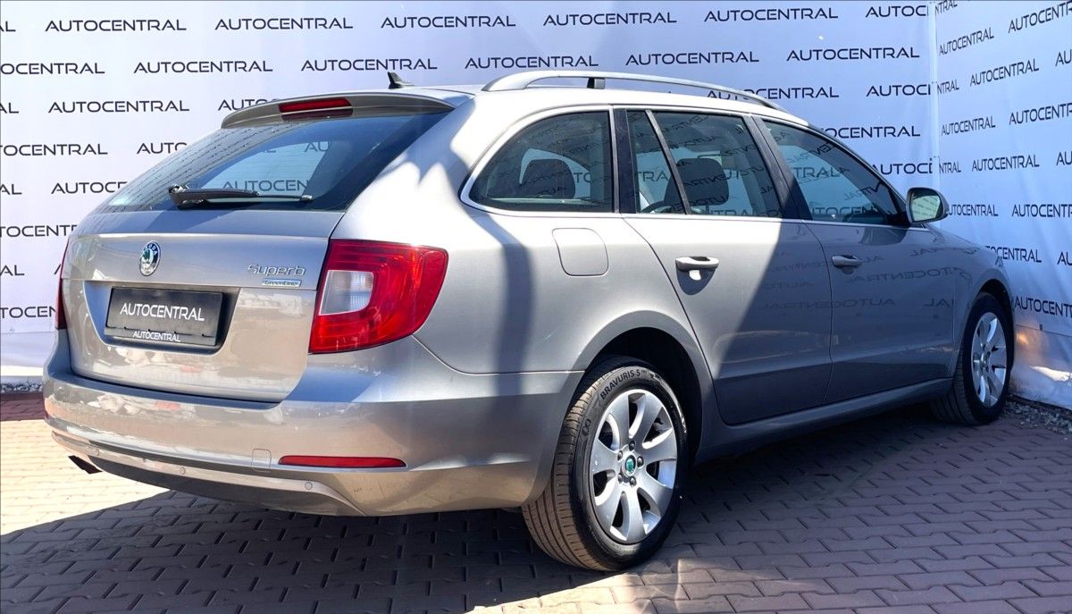 Škoda Superb, 1,6 TDi,77kW - fotka 4