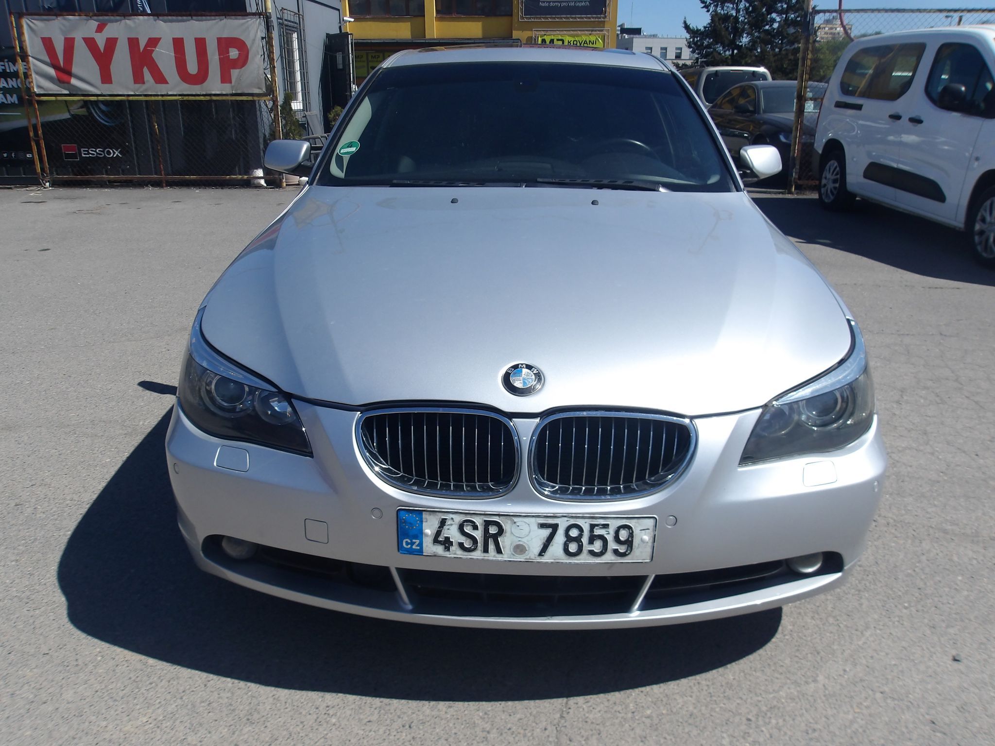 BMW Řada 5, Xi 4x4 AUT ! - fotka 6