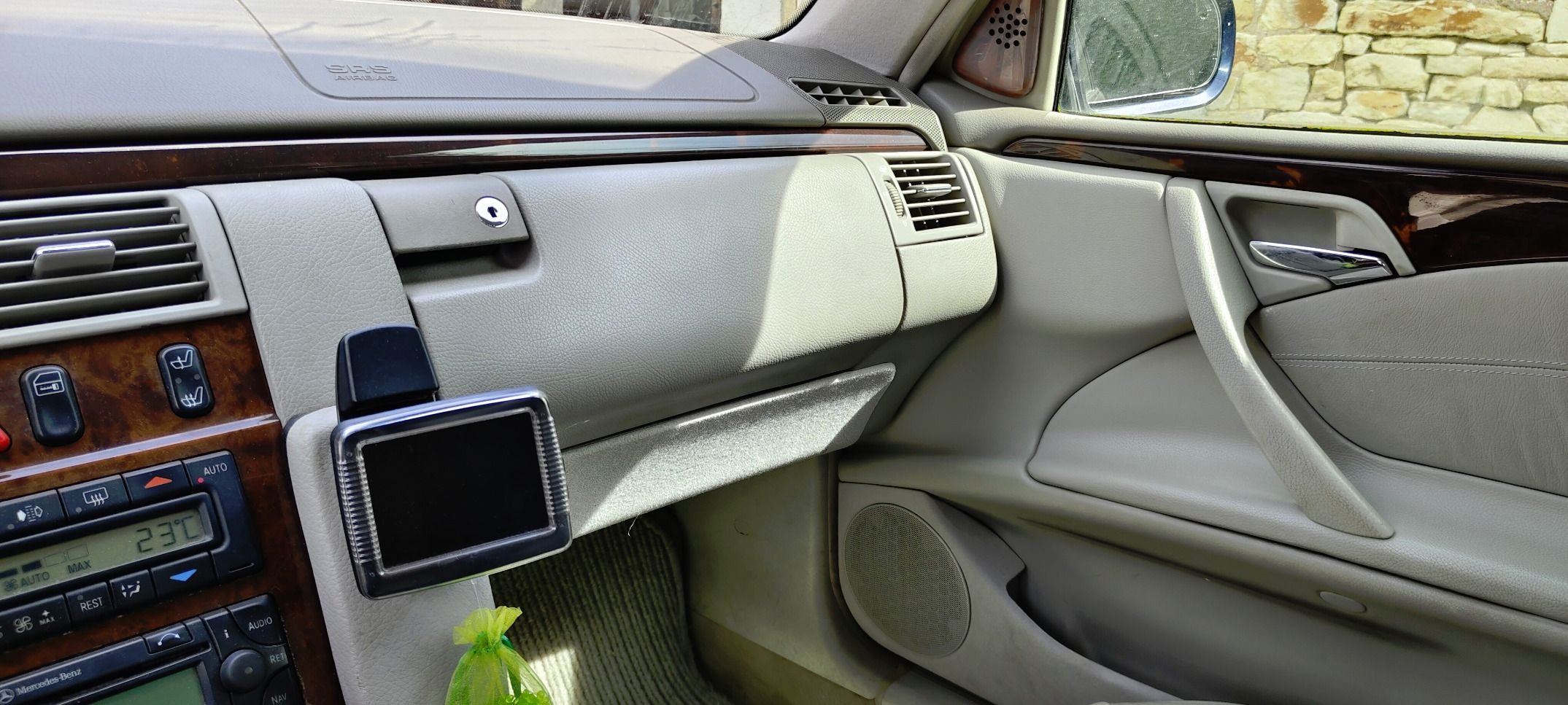 Mercedes-Benz Třídy E, 270 cdi - fotka 3