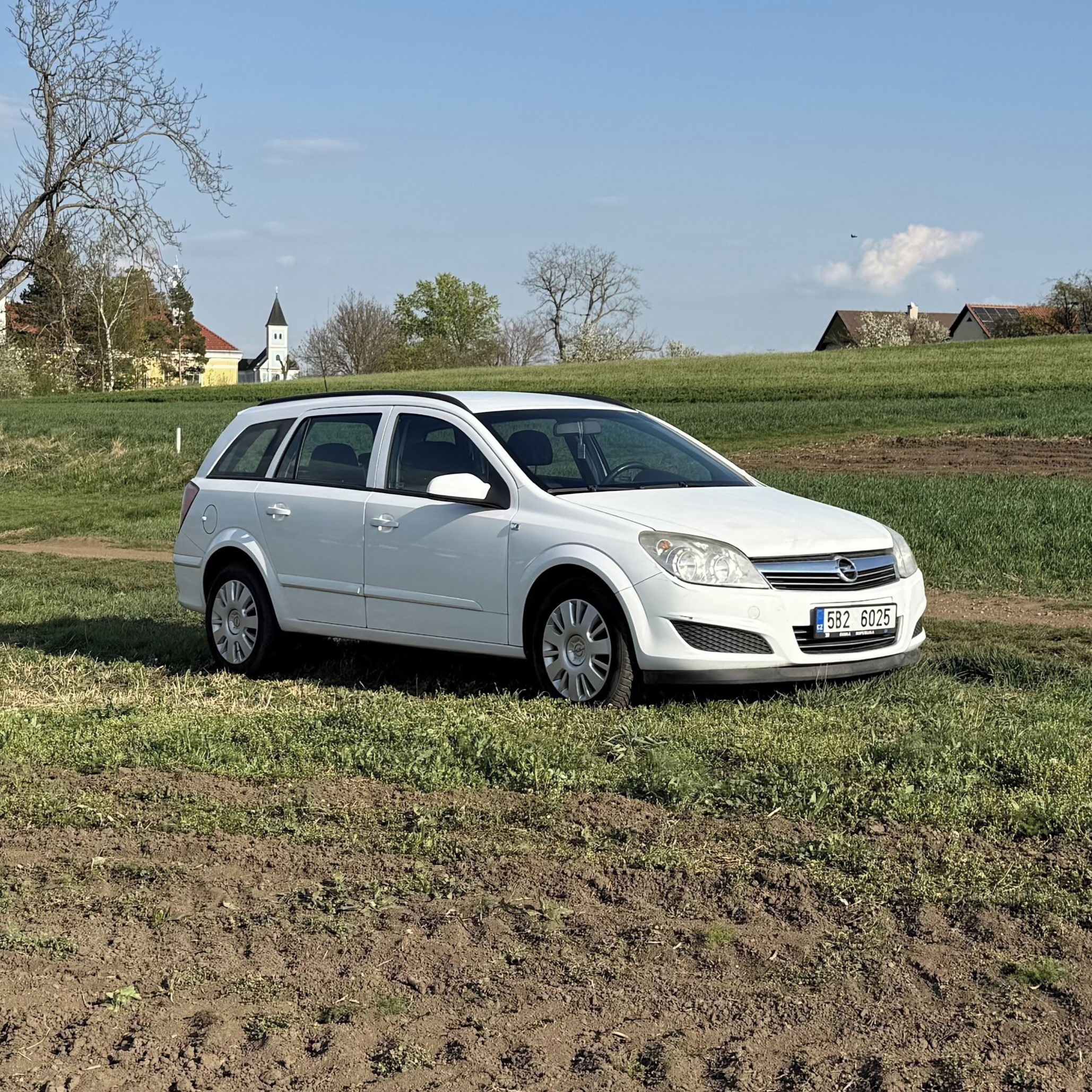 Opel Astra, Caravan 1,9 CDTi - fotka 2