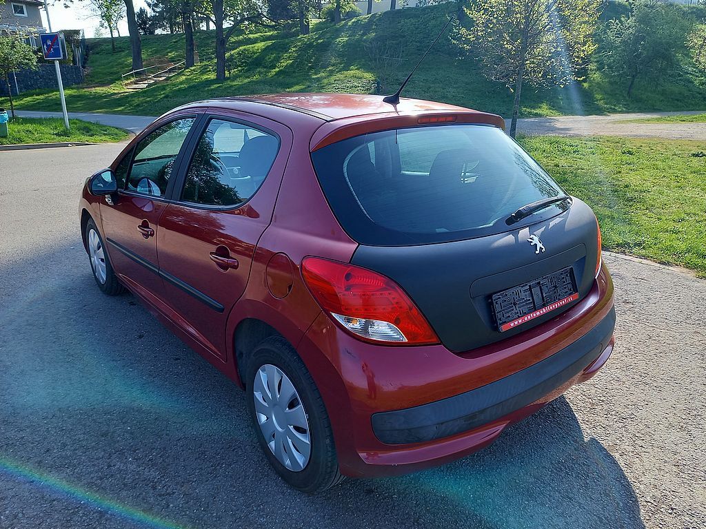 Peugeot 207, 1.4i klima - fotka 4