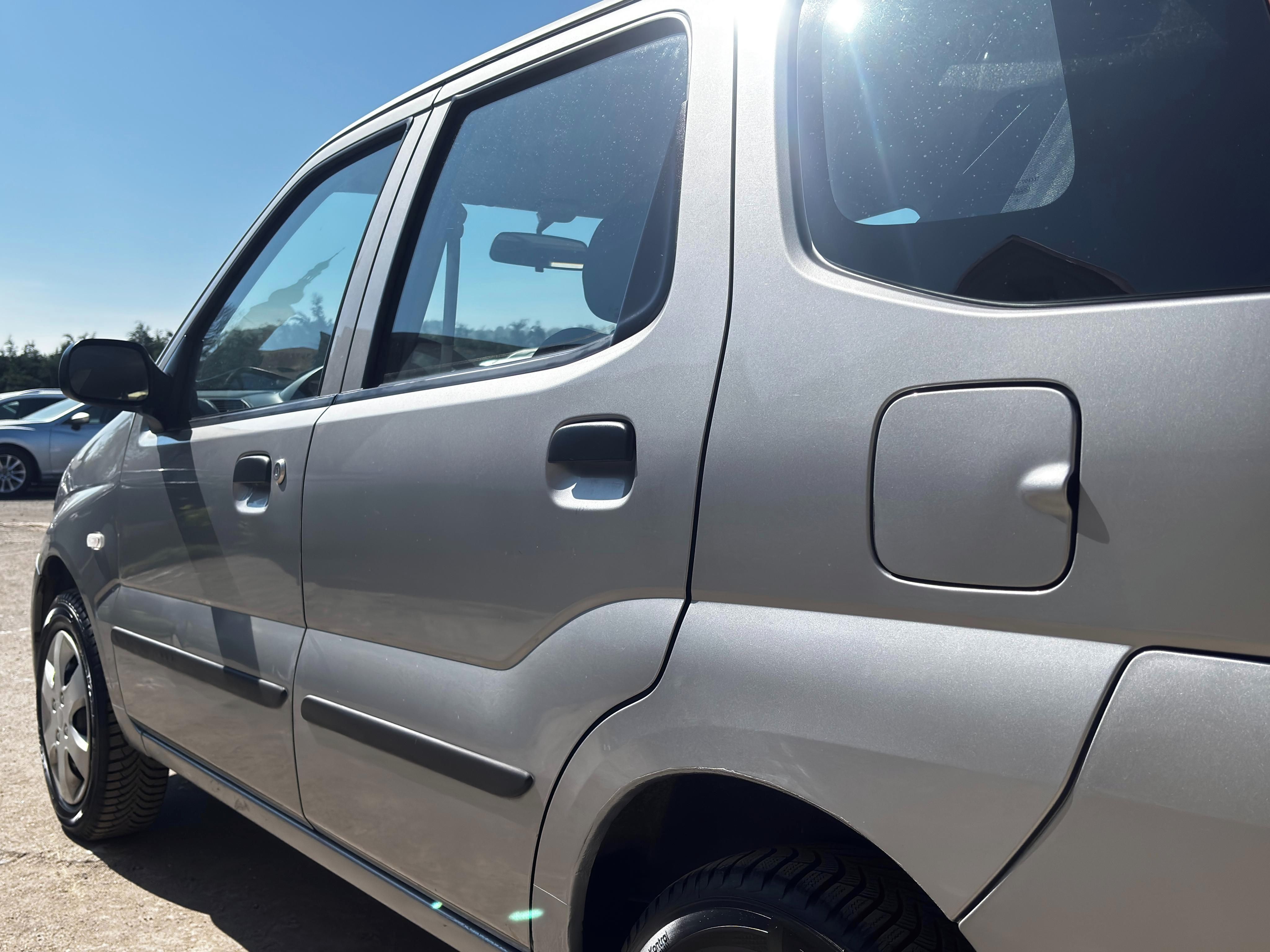 Subaru Justy, 1.3i 4x4,VELICE PĚKNÝ! - fotka 6