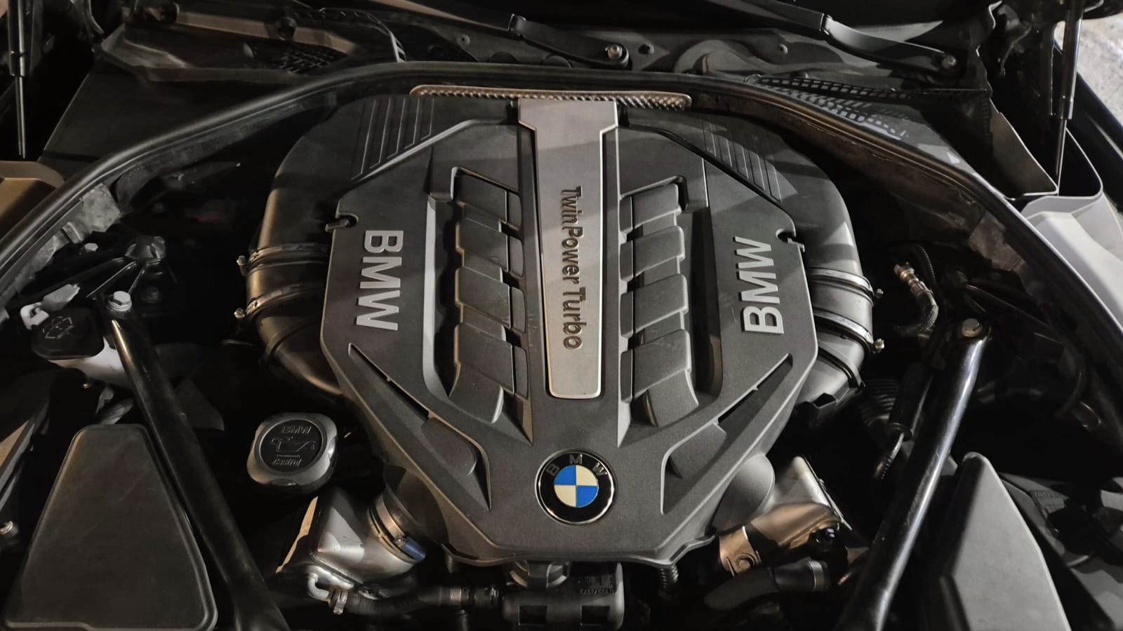BMW Řada 6, BMW 650i kabrio - fotka 4
