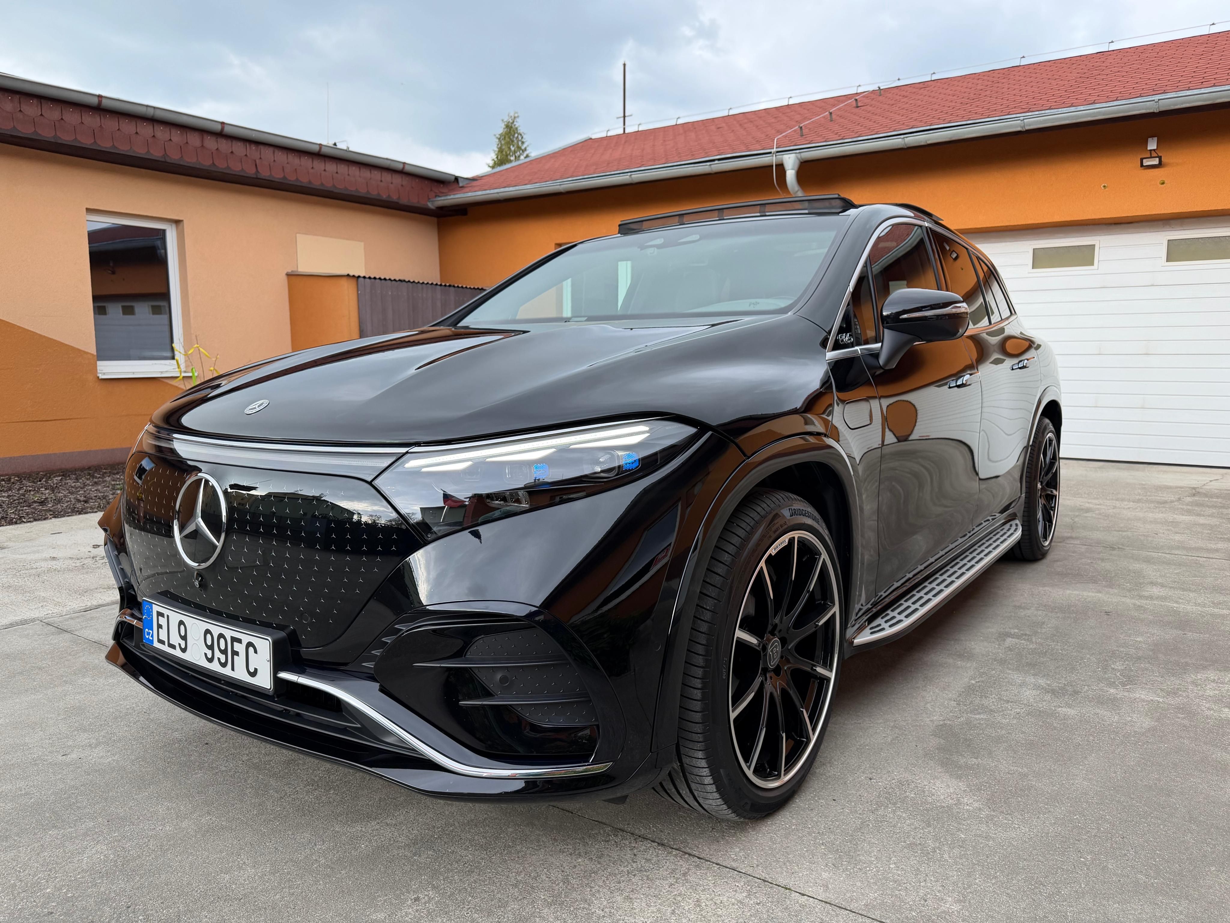 Mercedes-Benz EQS, SUV 450 4M 7míst ZárukaDo2031 - fotka 3