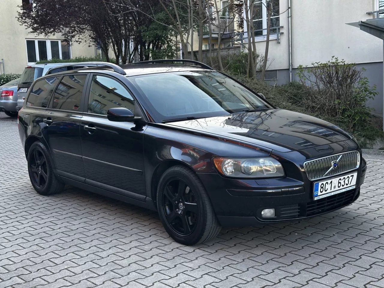 Volvo V50, D5 2.4 D 132kW Kůže Navi Xenon - fotka 2