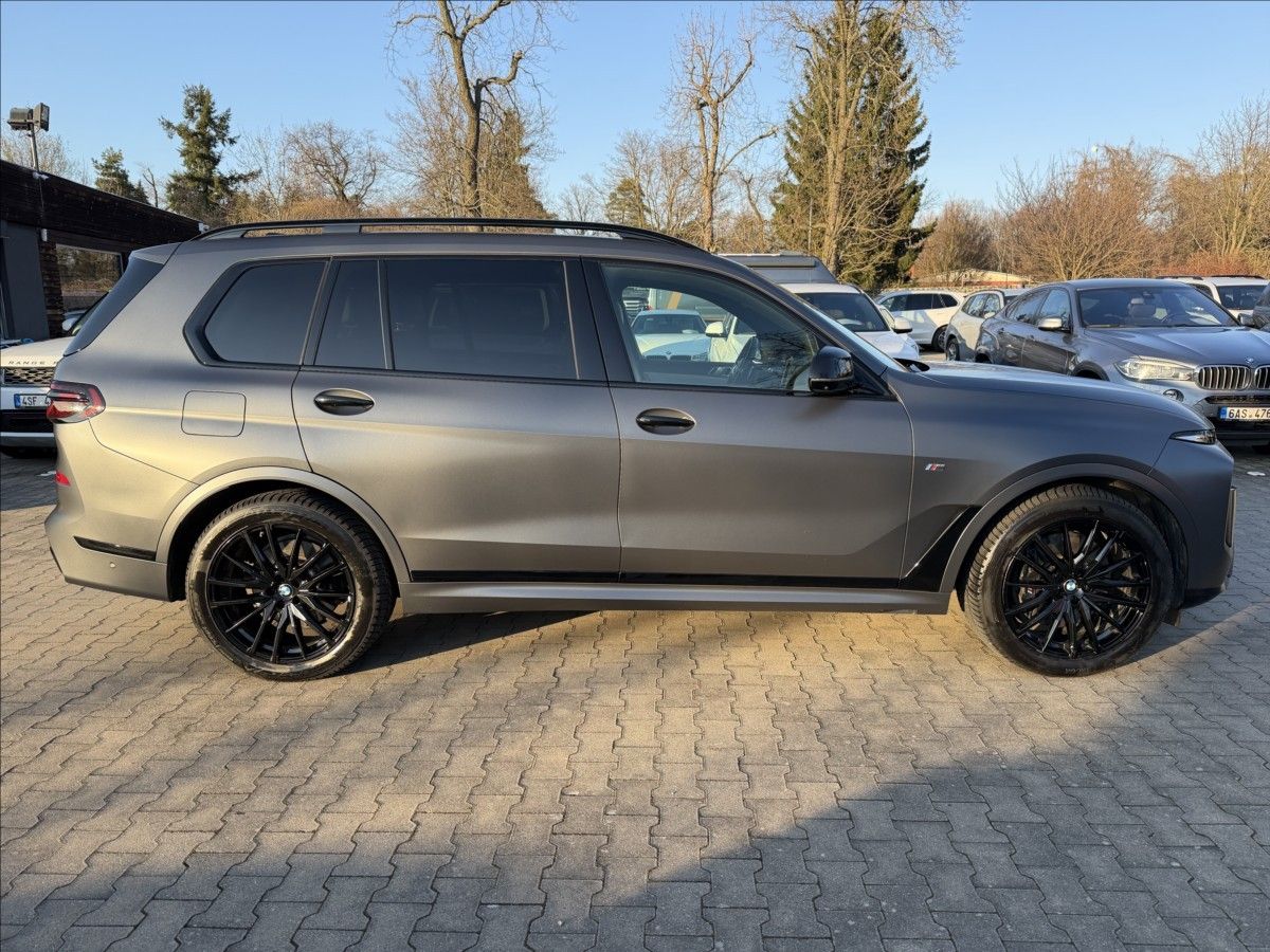 BMW X7, 40d Msport Pro Xdrive - fotka 4