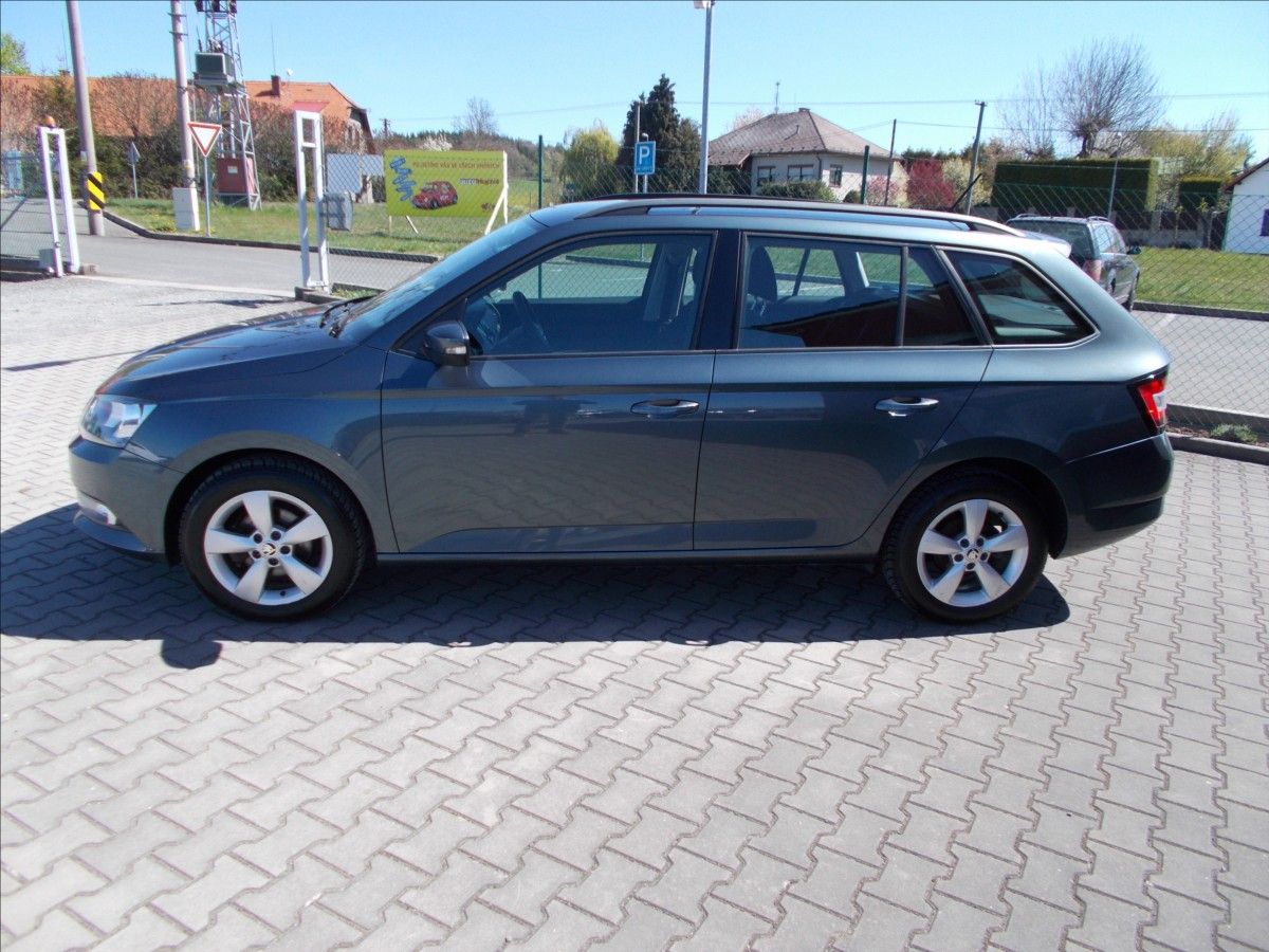 Škoda Fabia, 1,0 TSI 1.MAJITEL SERVISNÍ HIS - fotka 5