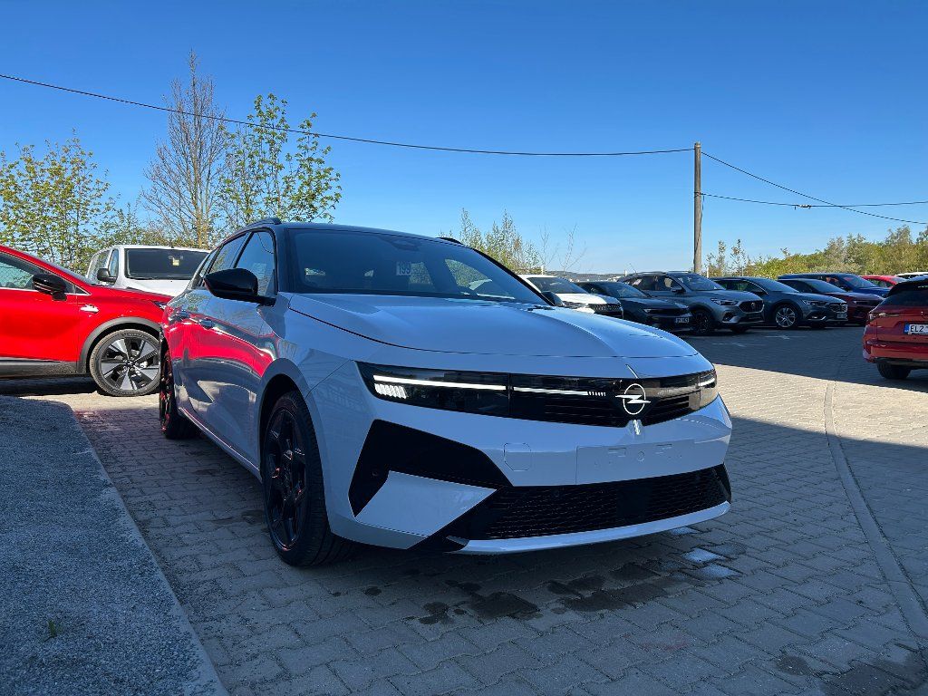 Opel Astra, ST Ultimate 1,2 Turbo 107kW AT - fotka 6