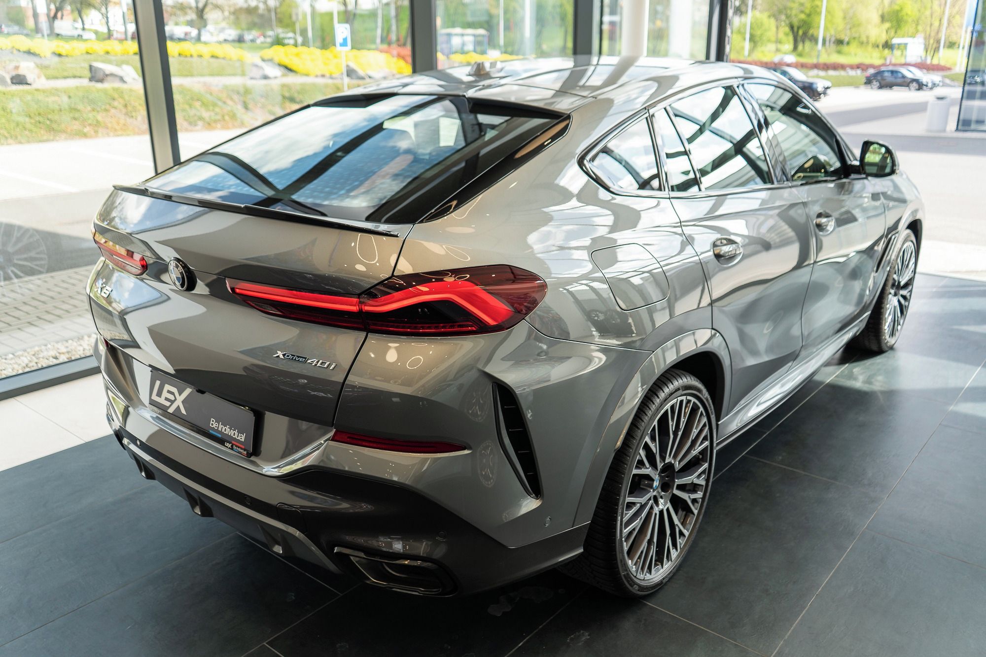 BMW X6, xDrive40i, Tažné, Vzduch. - fotka 5