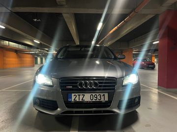 Audi A4 Avant S-line 2.0 TFSI,