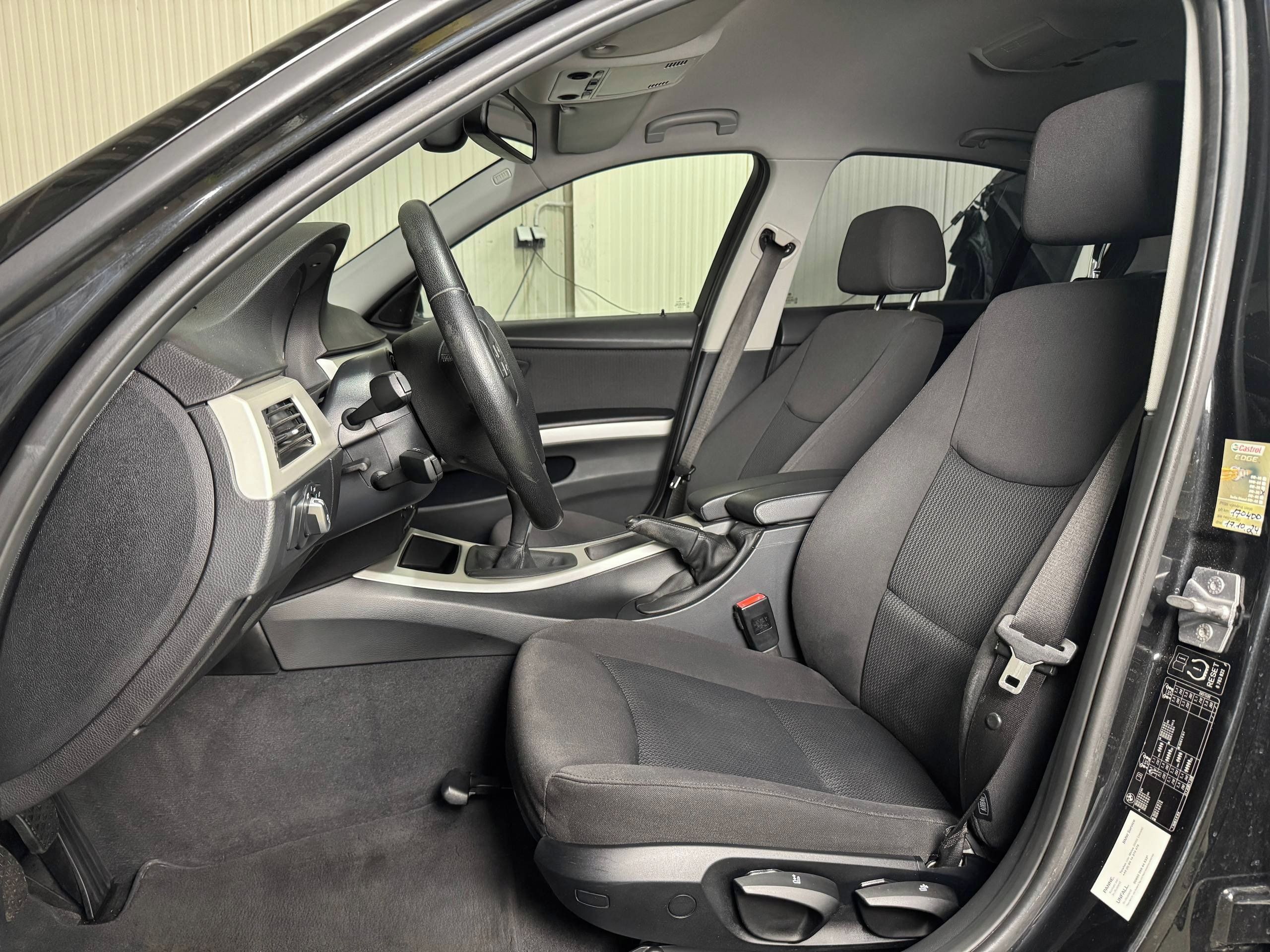 BMW Řada 3, 318d E90 LCI 105kw Aut. klima - fotka 6