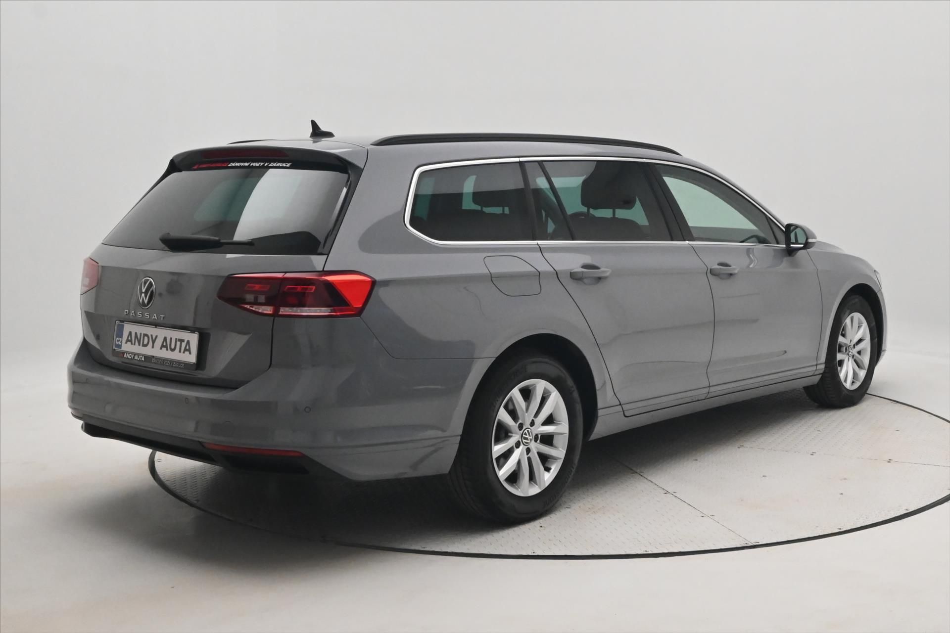 Volkswagen Passat, 2,0 - fotka 5