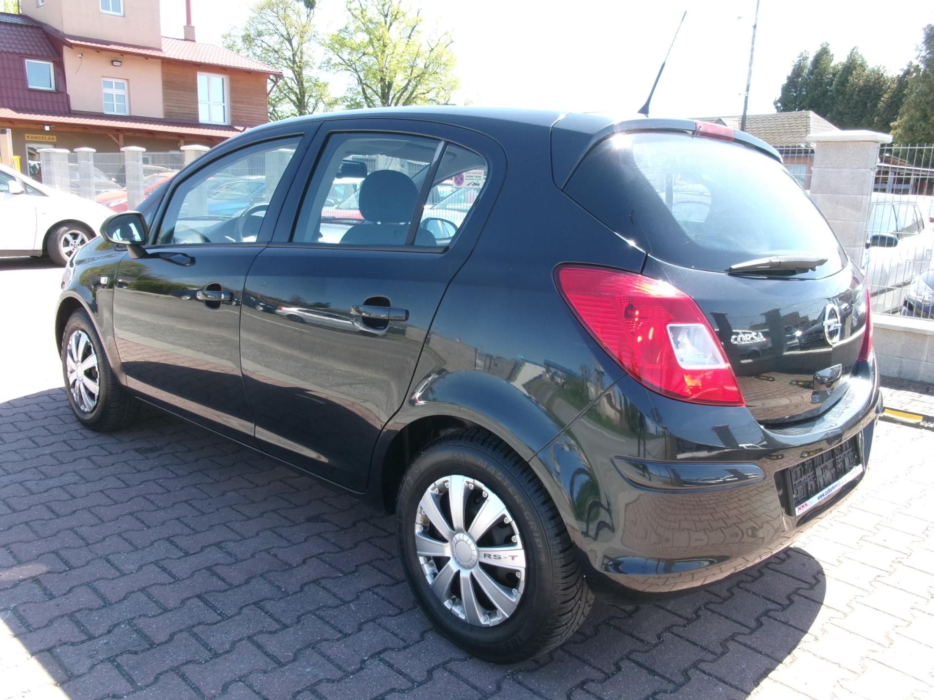 Opel Corsa, 1,2 16V AC BT USB TEMP - fotka 5