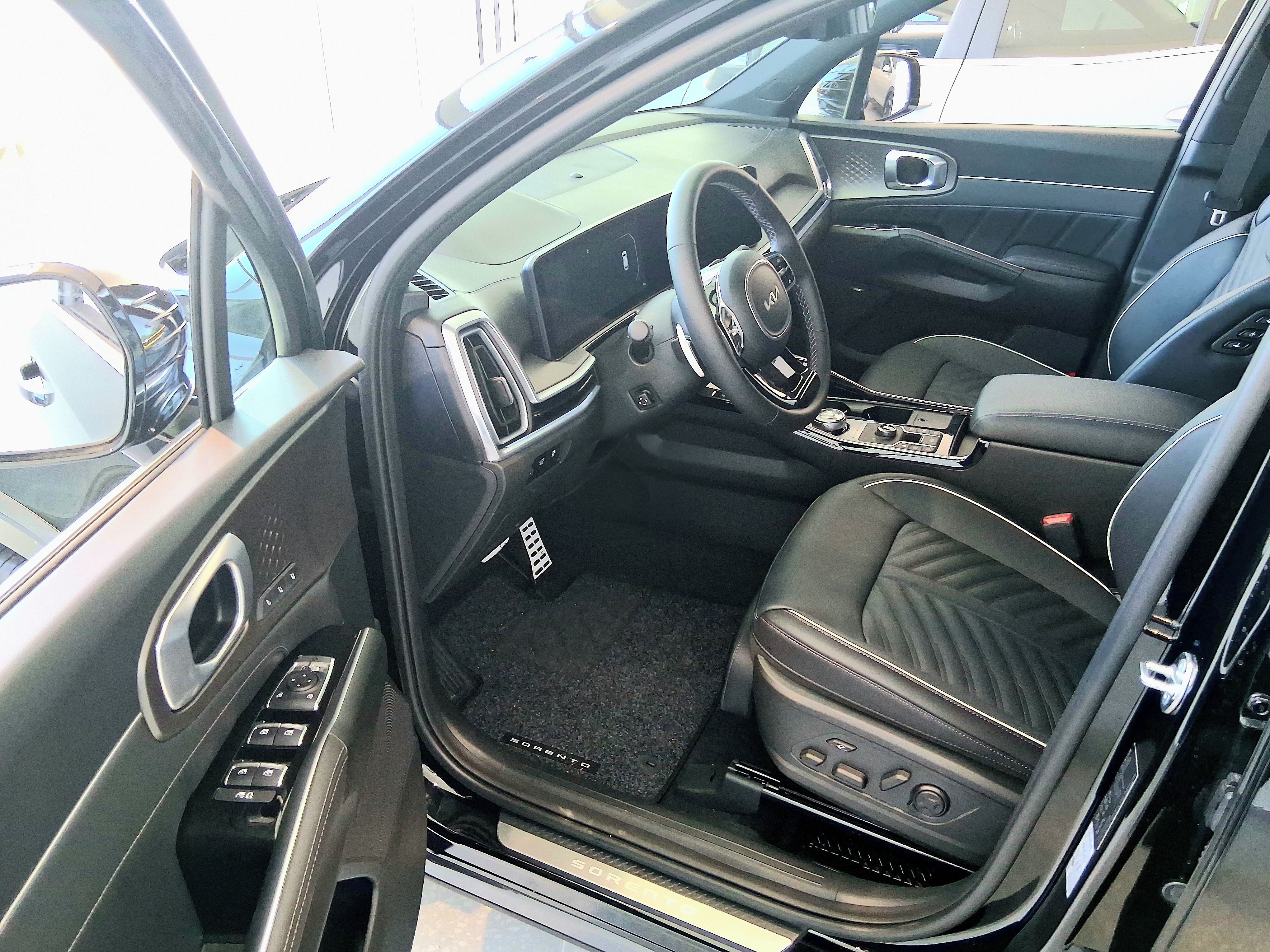 Kia Sorento, 2,2 CRDi 143 kW 4x4 8DCT TOP - fotka 5