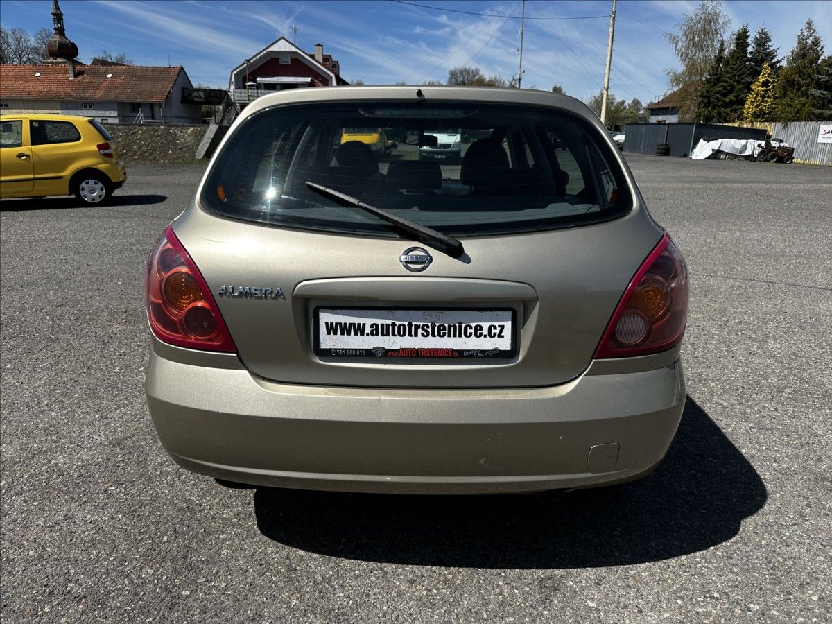 Nissan Almera, 1,5 i-AUT.KLIMA-MÁLO KM - fotka 4