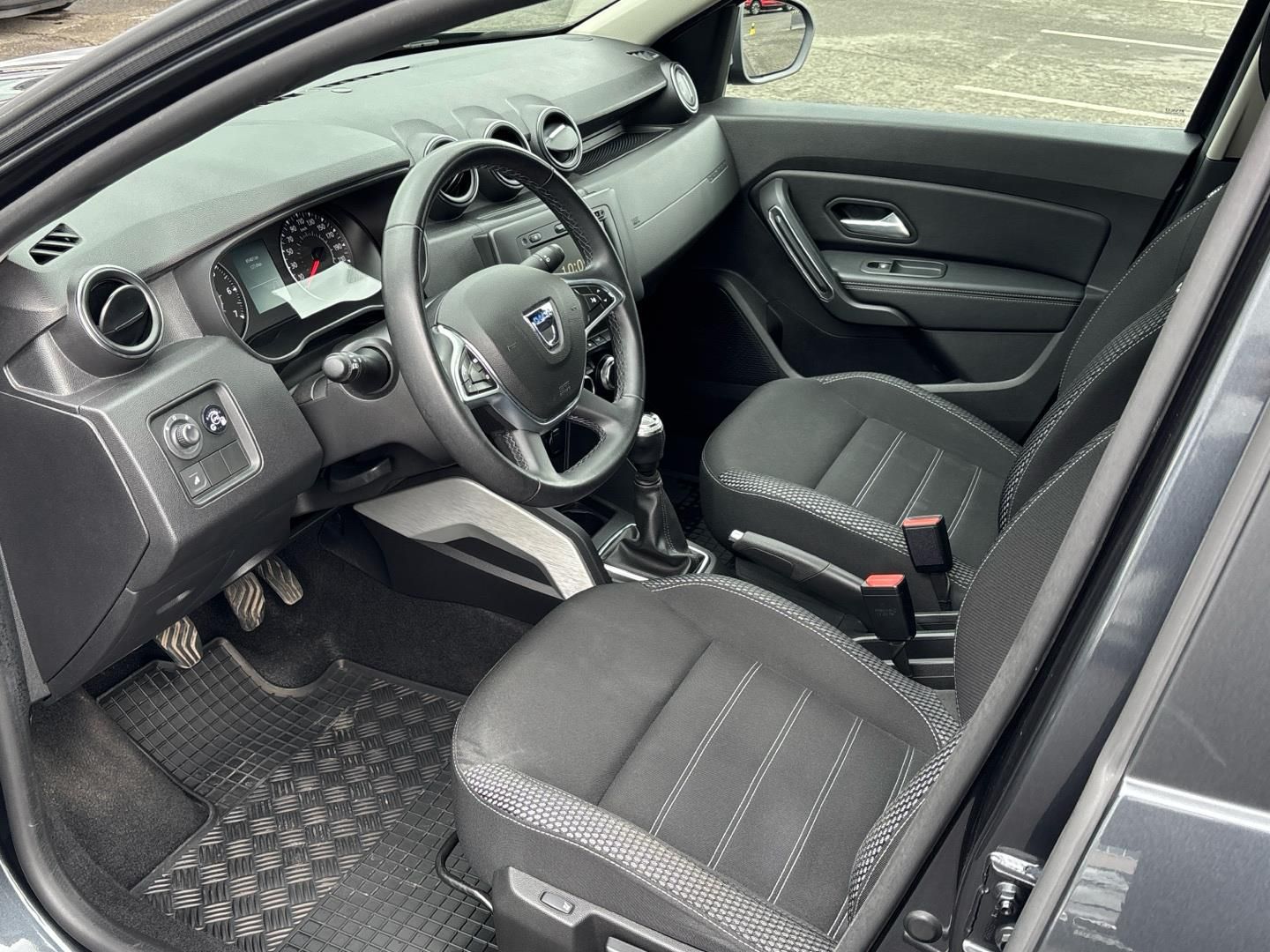 Dacia Duster, 1.0 TCe / 67 kW Prestige - fotka 6