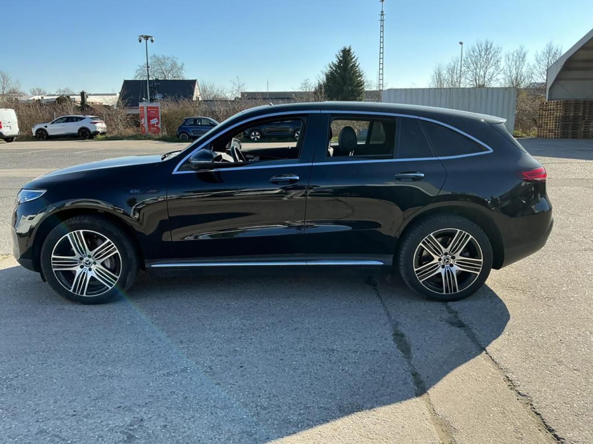 Mercedes-Benz EQC, 400 4MATIC - fotka 4