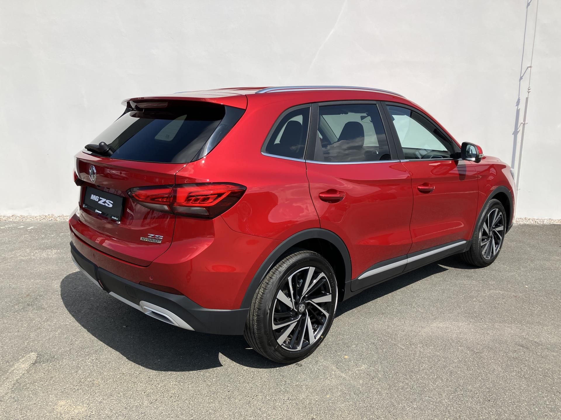 MG ZS, 1.5 Hybrid / 75 kW EXCLUSIVE - fotka 4