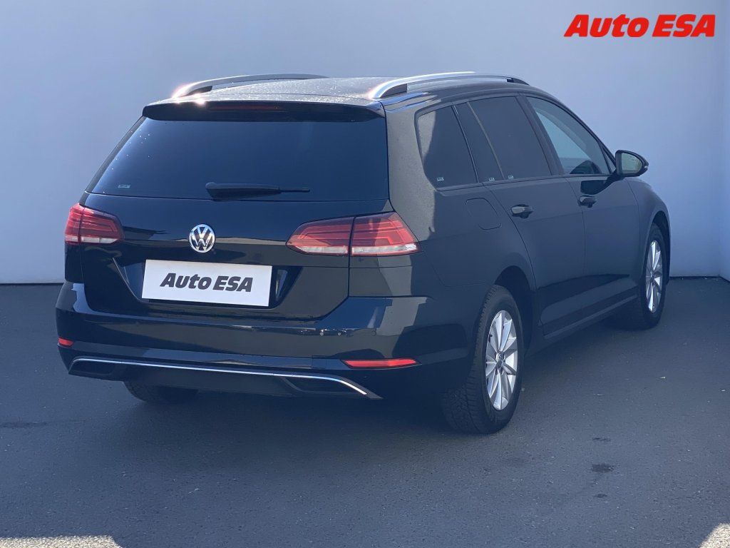 Volkswagen Golf, 1.6TDI,masáž,autoAC - fotka 4