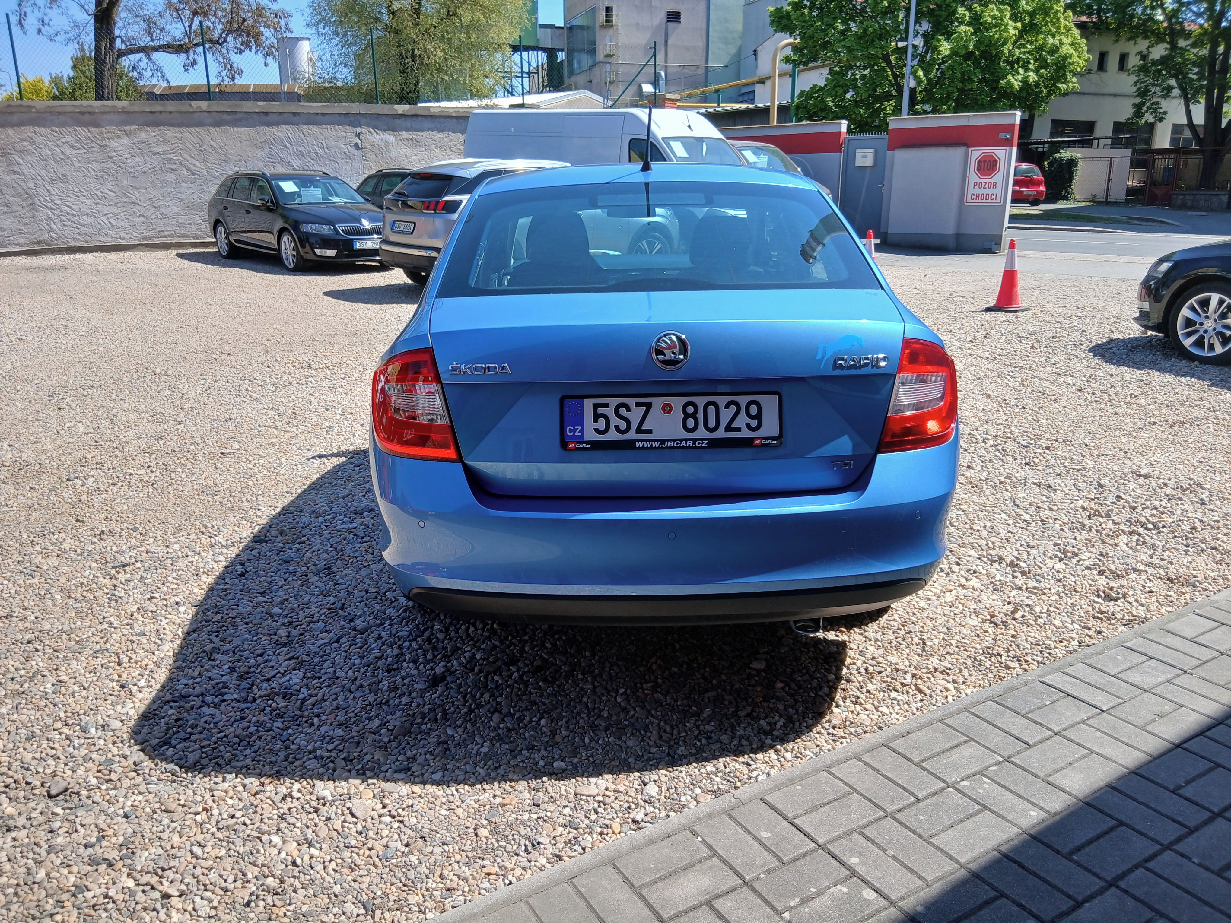 Škoda Rapid, 1.2TSi 63KW Ambi +Zim.kola - fotka 6