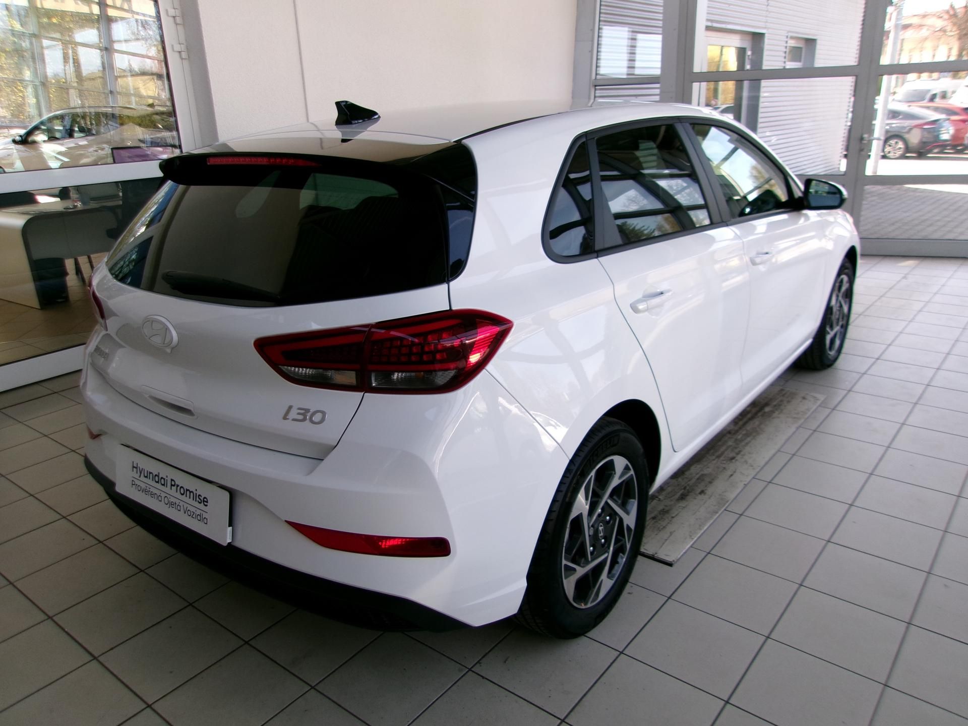 Hyundai i30, 1.5DPi 71kW Smart MT - fotka 4