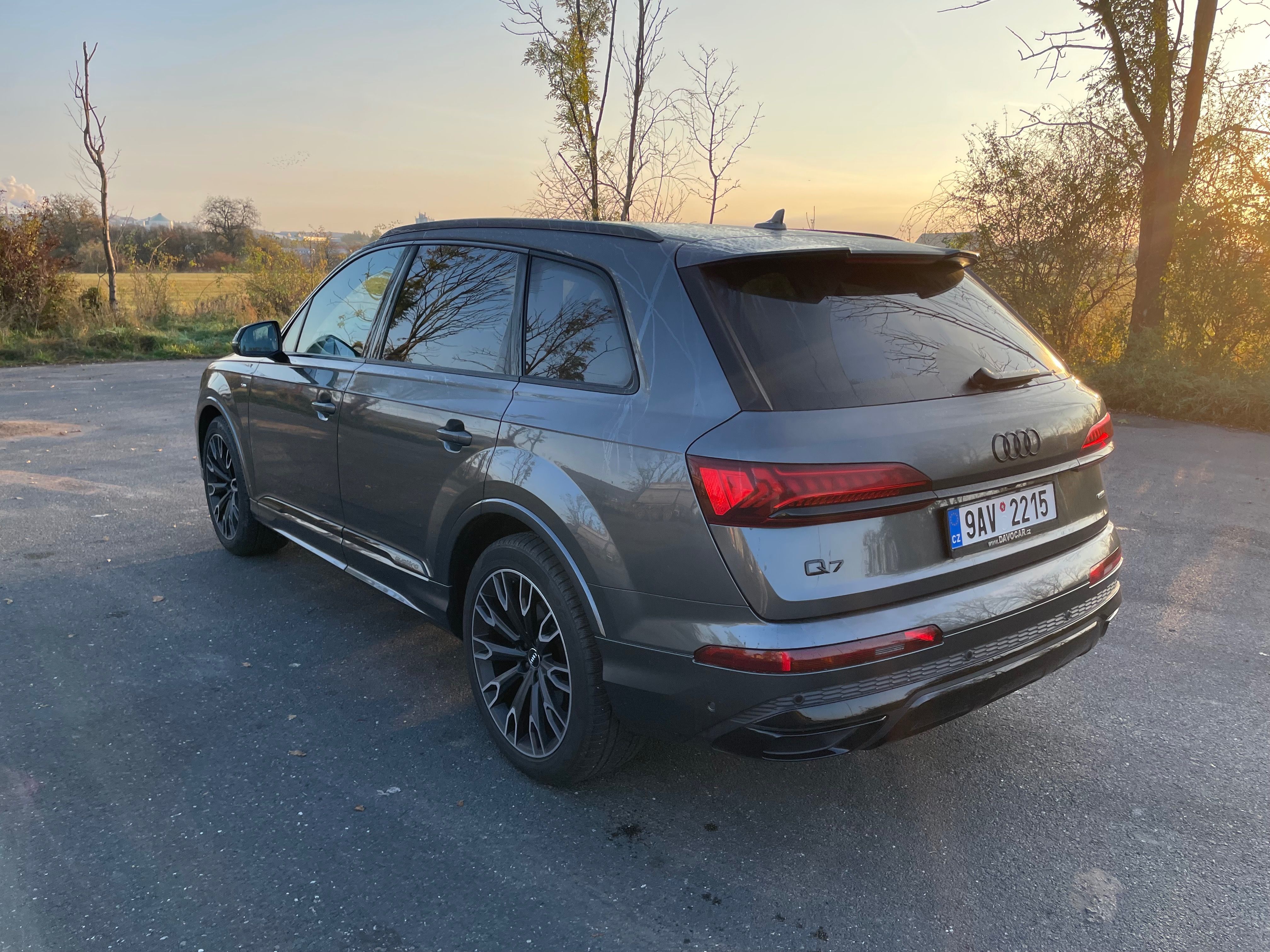Audi Q7, S-line, laser, vzduch, záruka - fotka 5