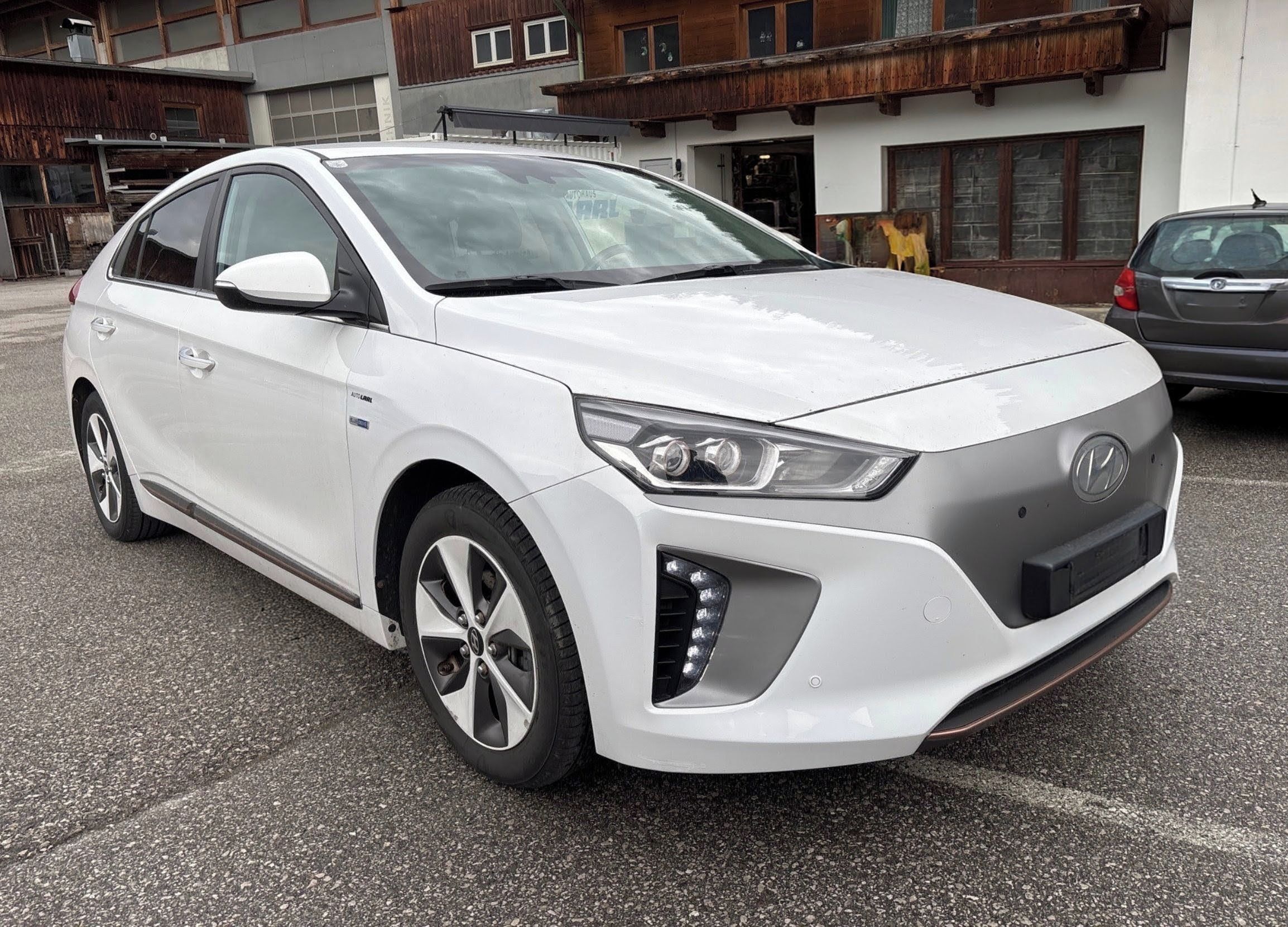Hyundai Ioniq, 28kWh STYLE, PLNÝ SERVIS, 100%