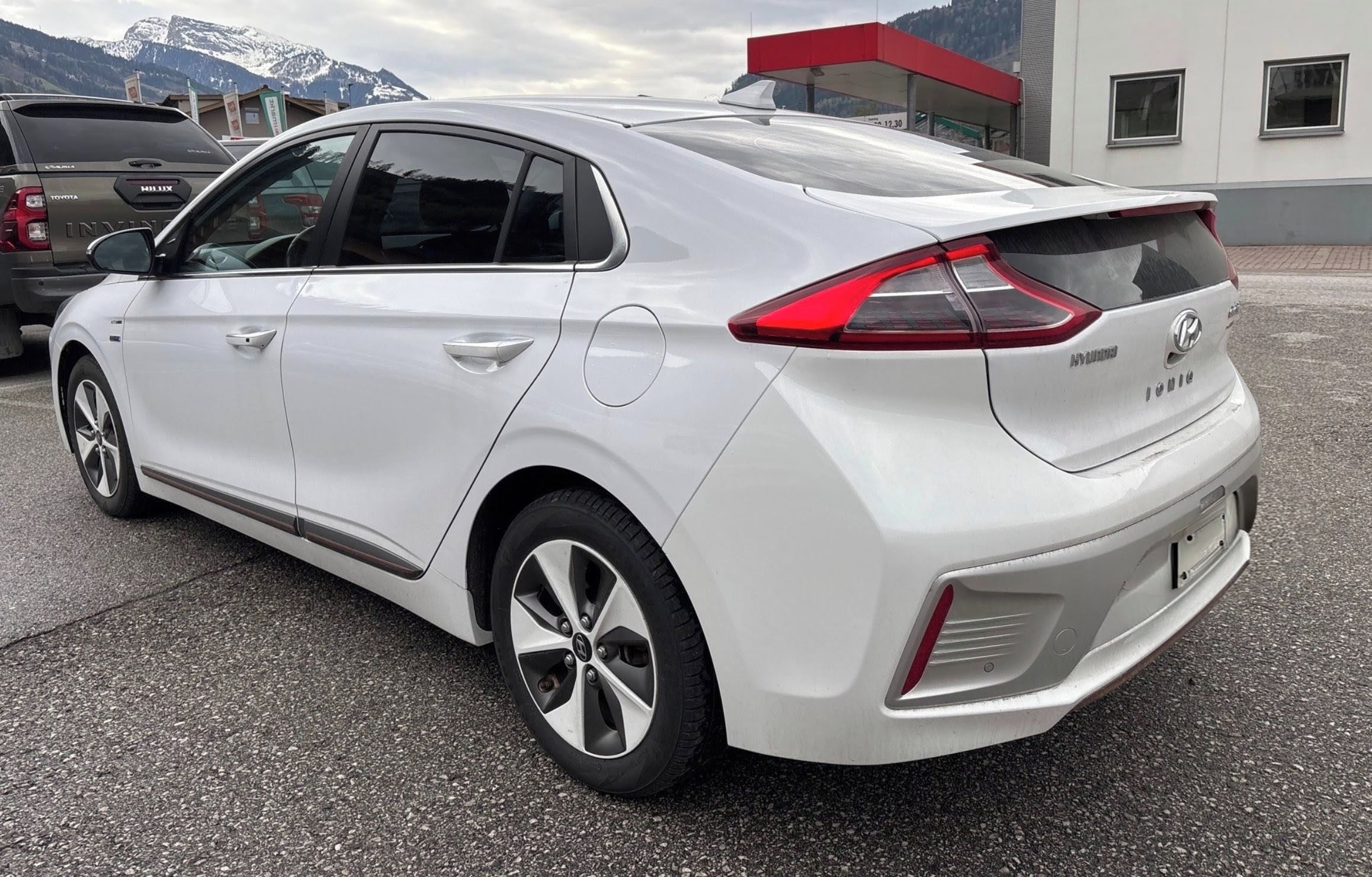 Hyundai Ioniq, 28kWh STYLE, PLNÝ SERVIS, 100% - fotka 3
