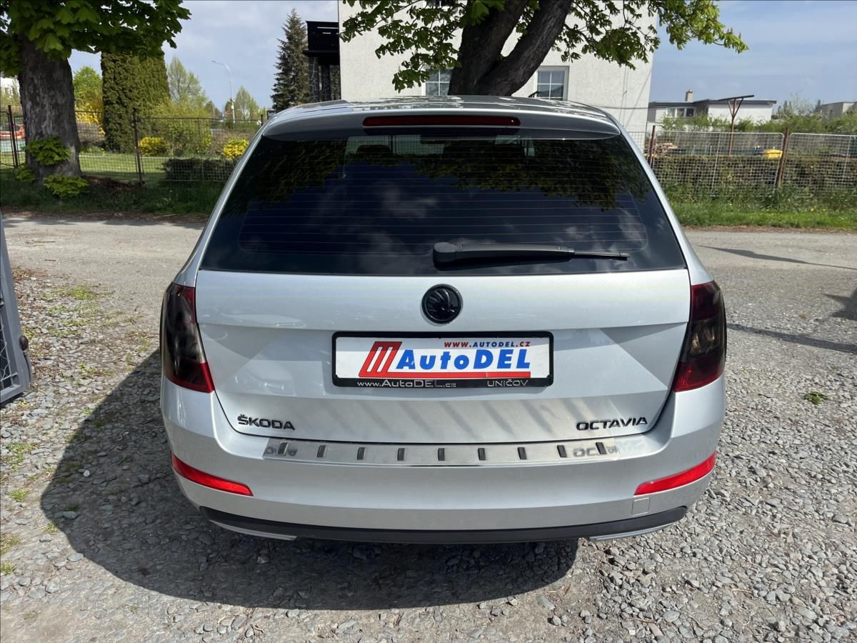 Škoda Octavia, 1,6 TDi  Výhřevy,Tempomat,ALU - fotka 5