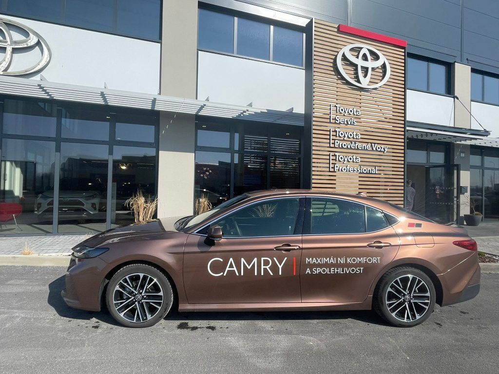 Toyota Camry, 2.5 TNGA HEV automat - fotka 3