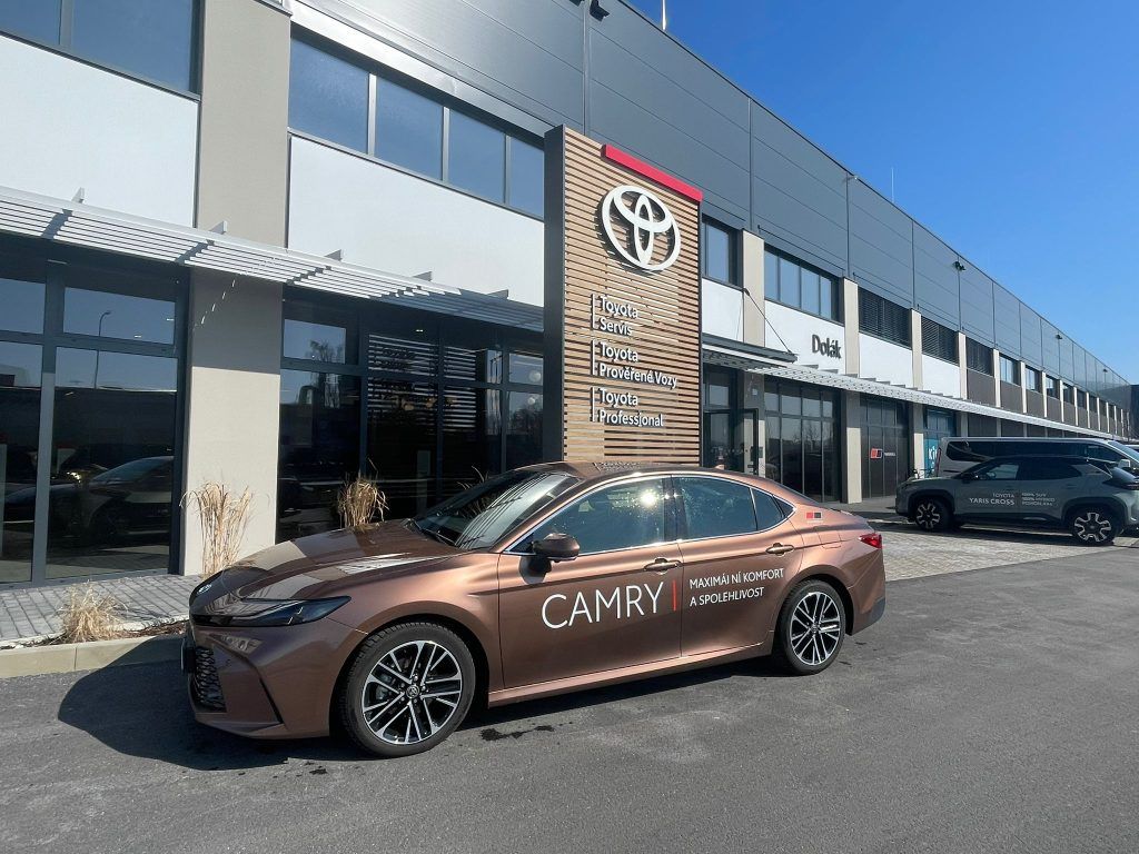Toyota Camry, 2.5 TNGA HEV automat