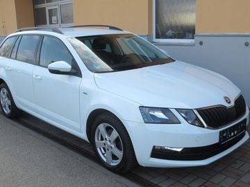 1.6 TDI AUT. KLIMA NAVIGACE
