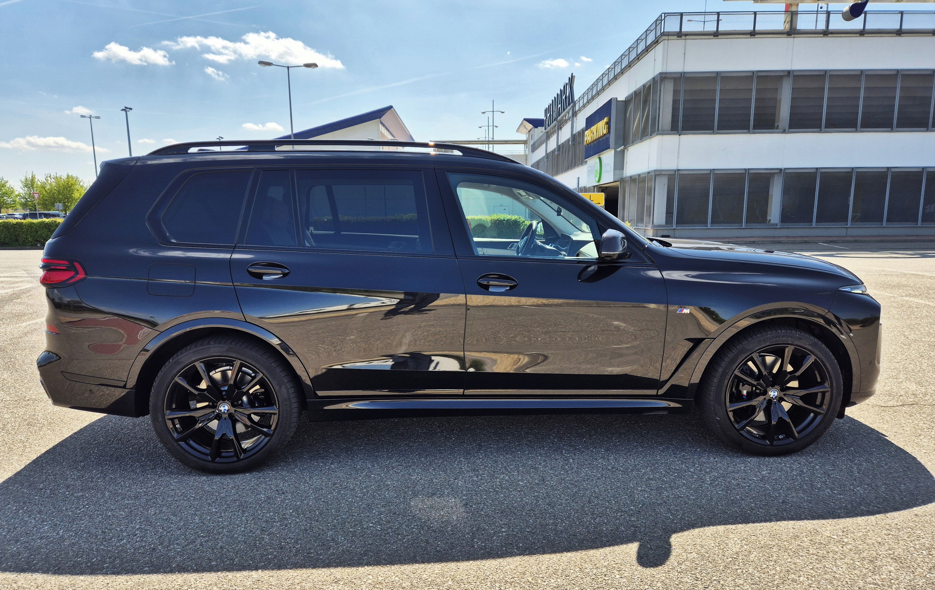 BMW X7, 4.0i 1.MAJ.ČR M PERFORMANCE - fotka 4