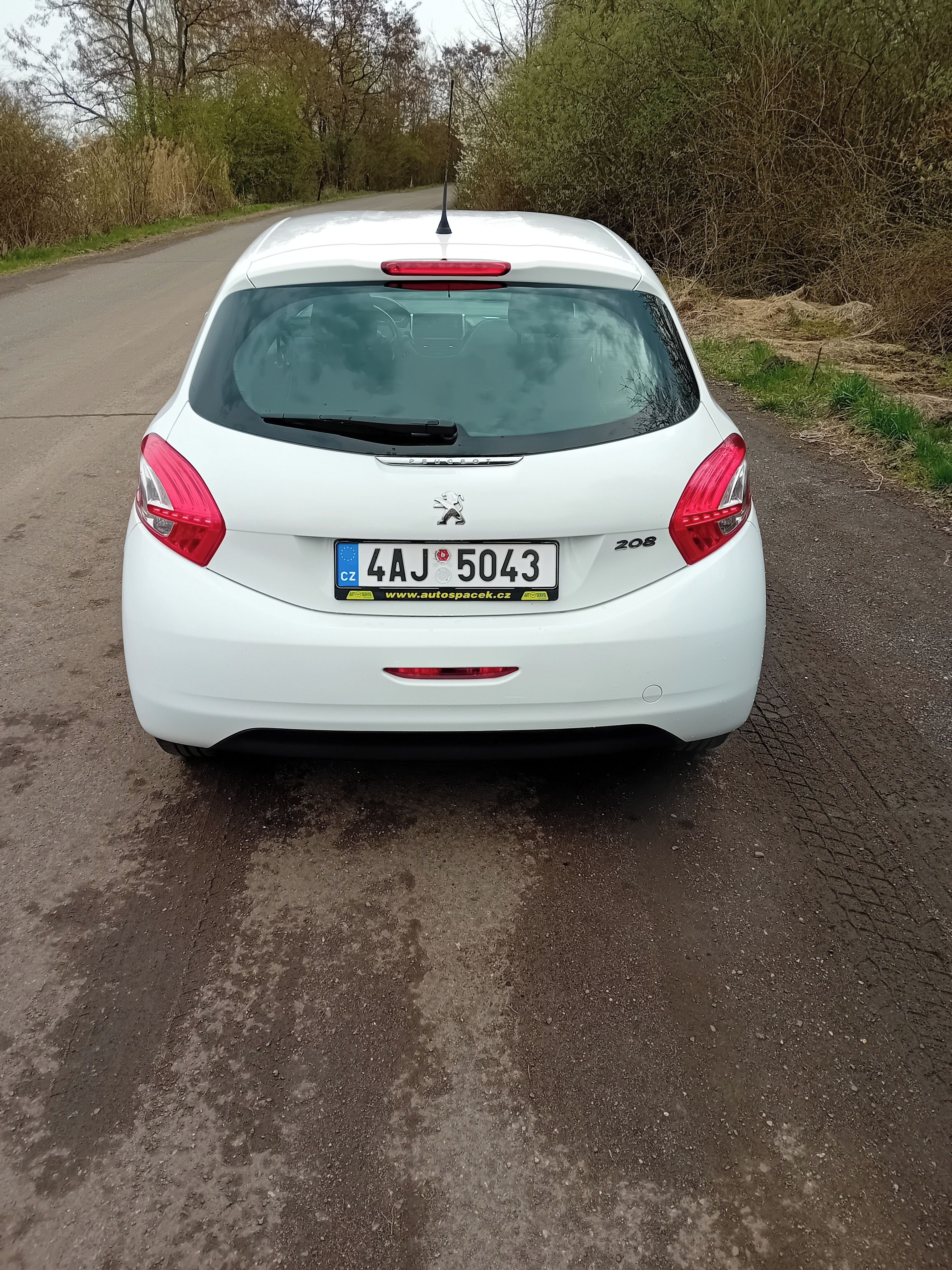 Peugeot 208, 1.4 HDi r.v.2014 - fotka 6
