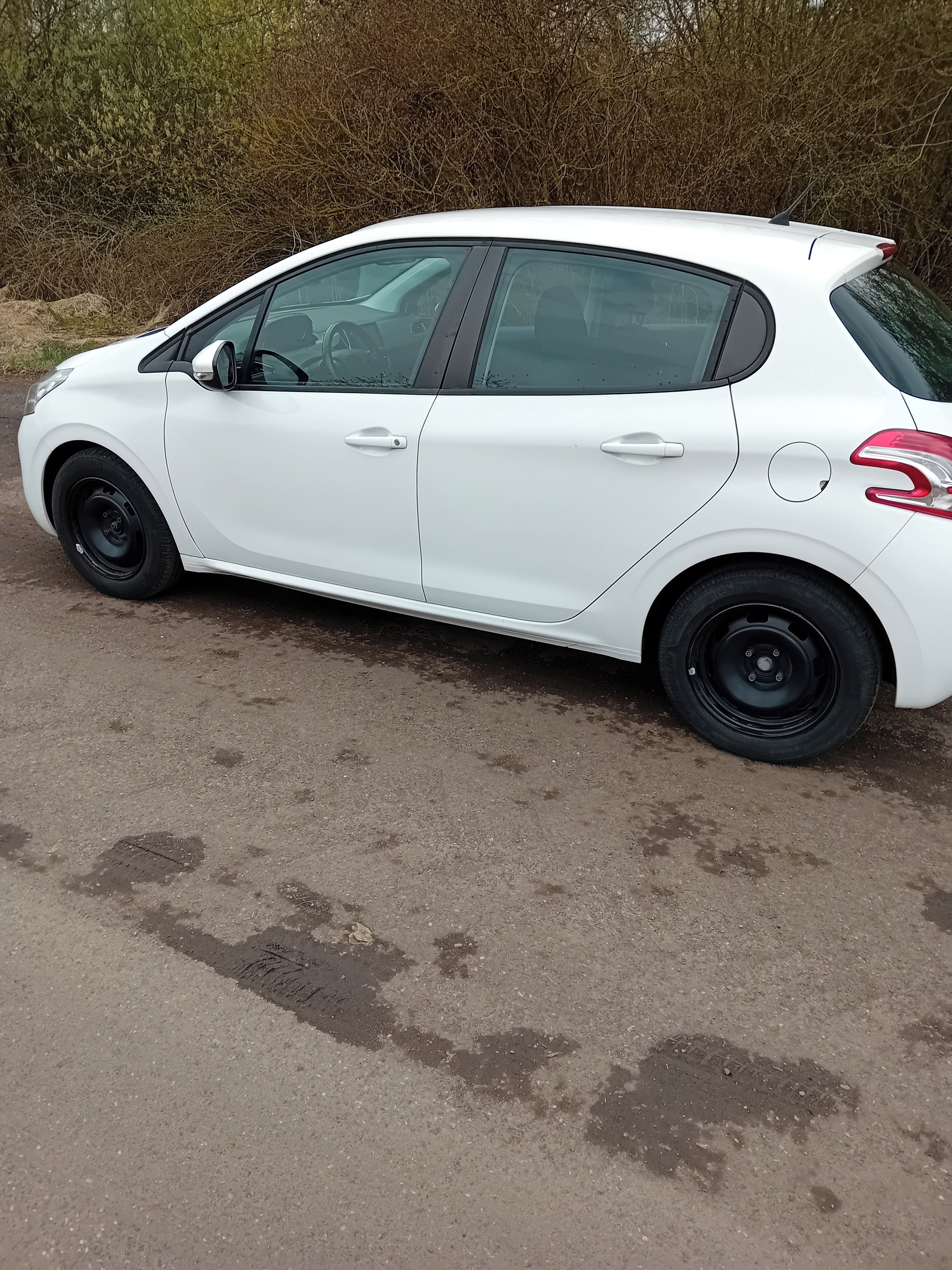 Peugeot 208, 1.4 HDi r.v.2014 - fotka 4