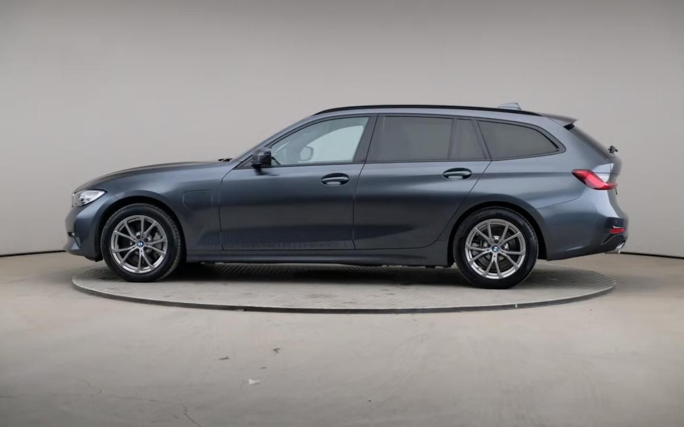 BMW Řada 3, 330e Touring Sport line 3 zóny - fotka 4