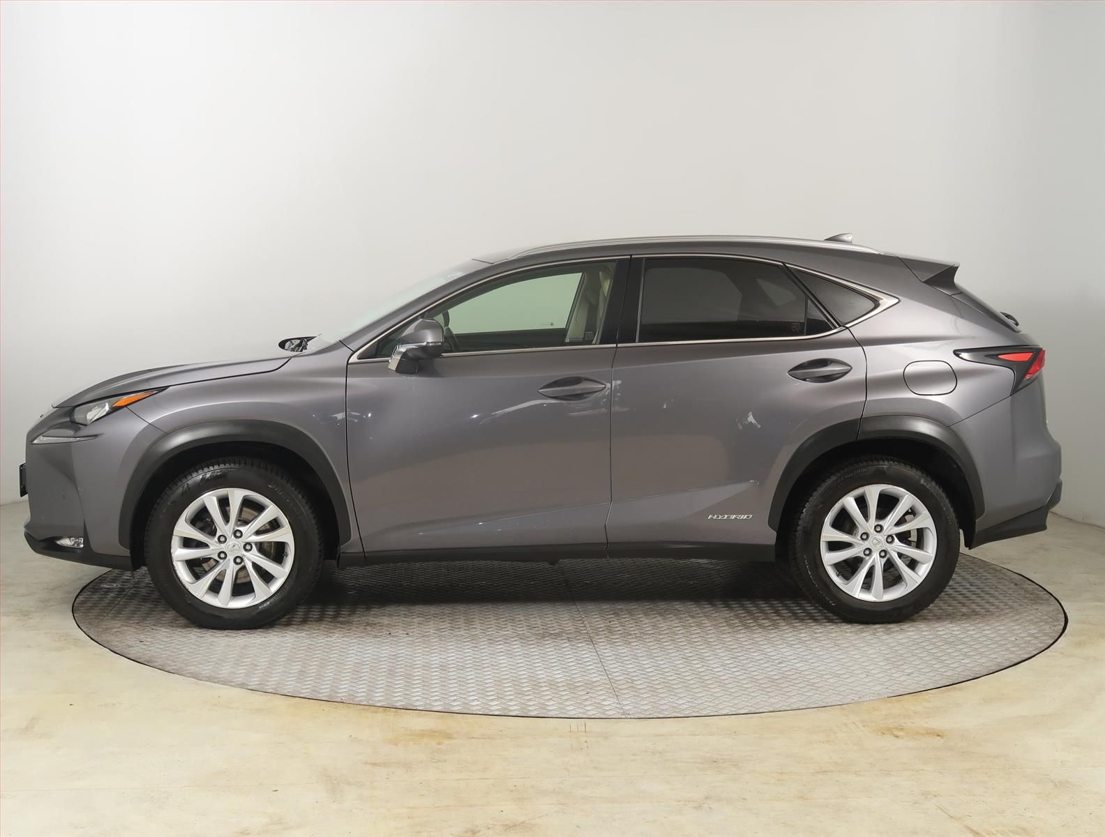 Lexus NX 300h, 300h, 4X4, Automat - fotka 3