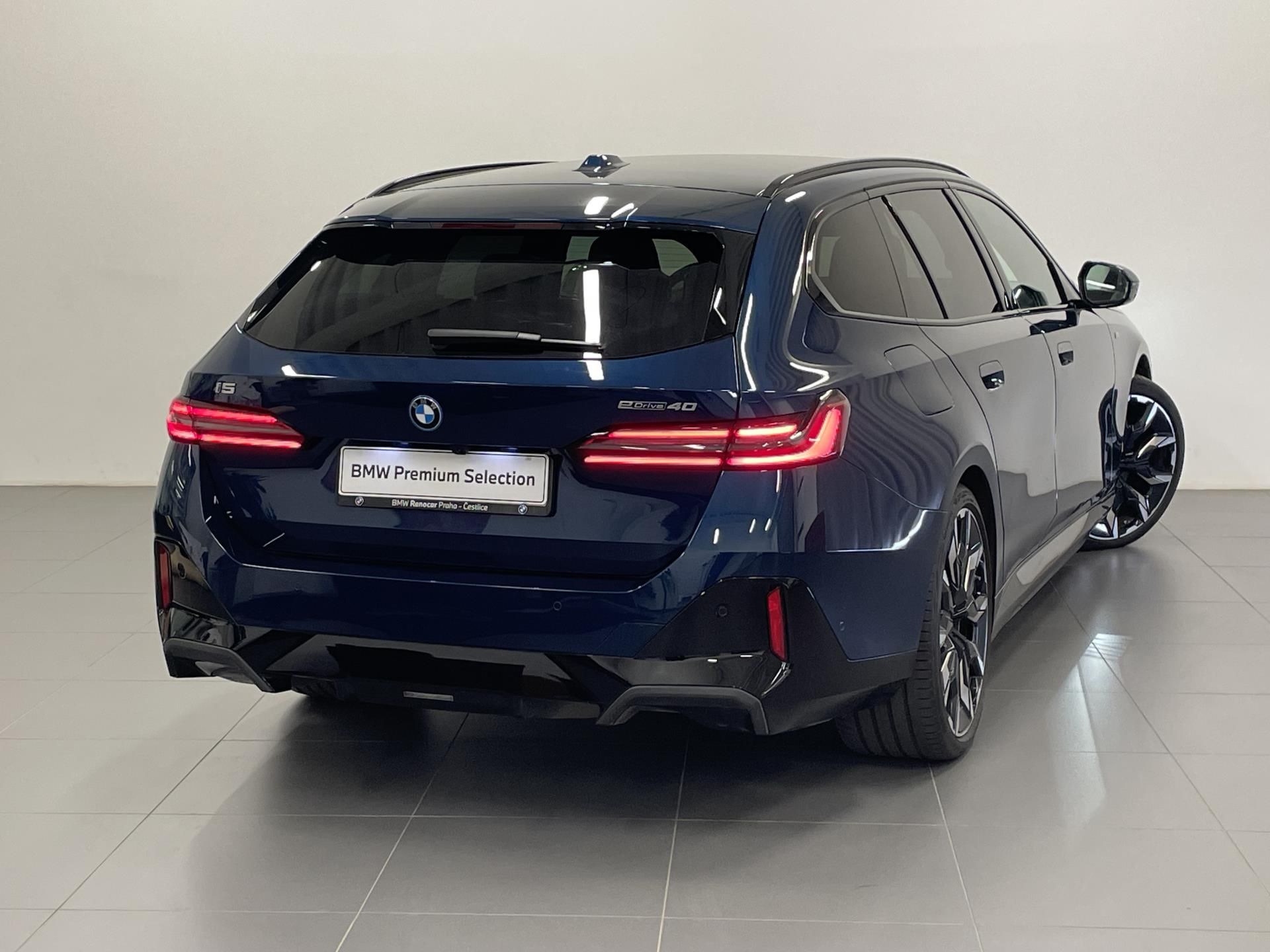 BMW i5, i5 eDrive40 Touring - fotka 2