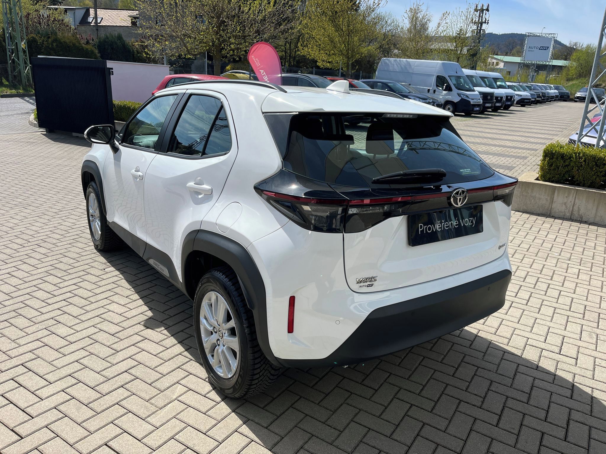 Toyota Yaris Cross, 1.5 Hybrid e-CVT Comfort - fotka 4