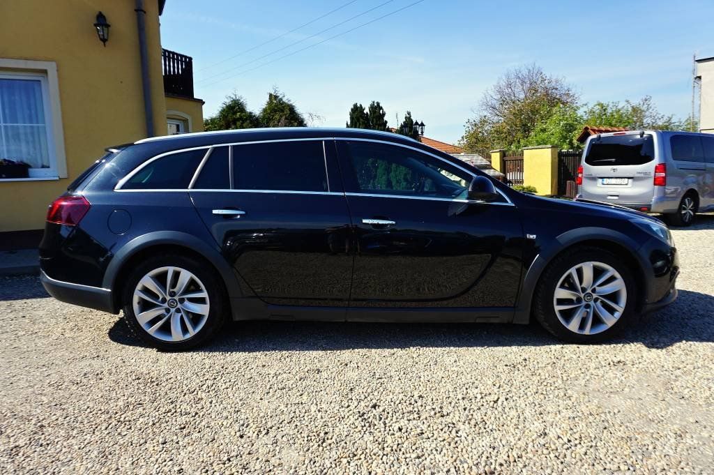 Opel Insignia, COUNTRY 2,0 CDTI 125 kW - fotka 4