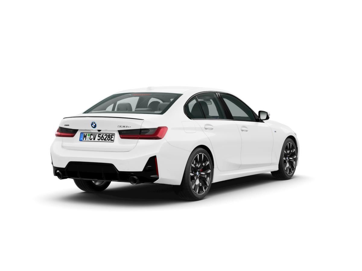 BMW Řada 3, 330e xDrive Sedan - fotka 2