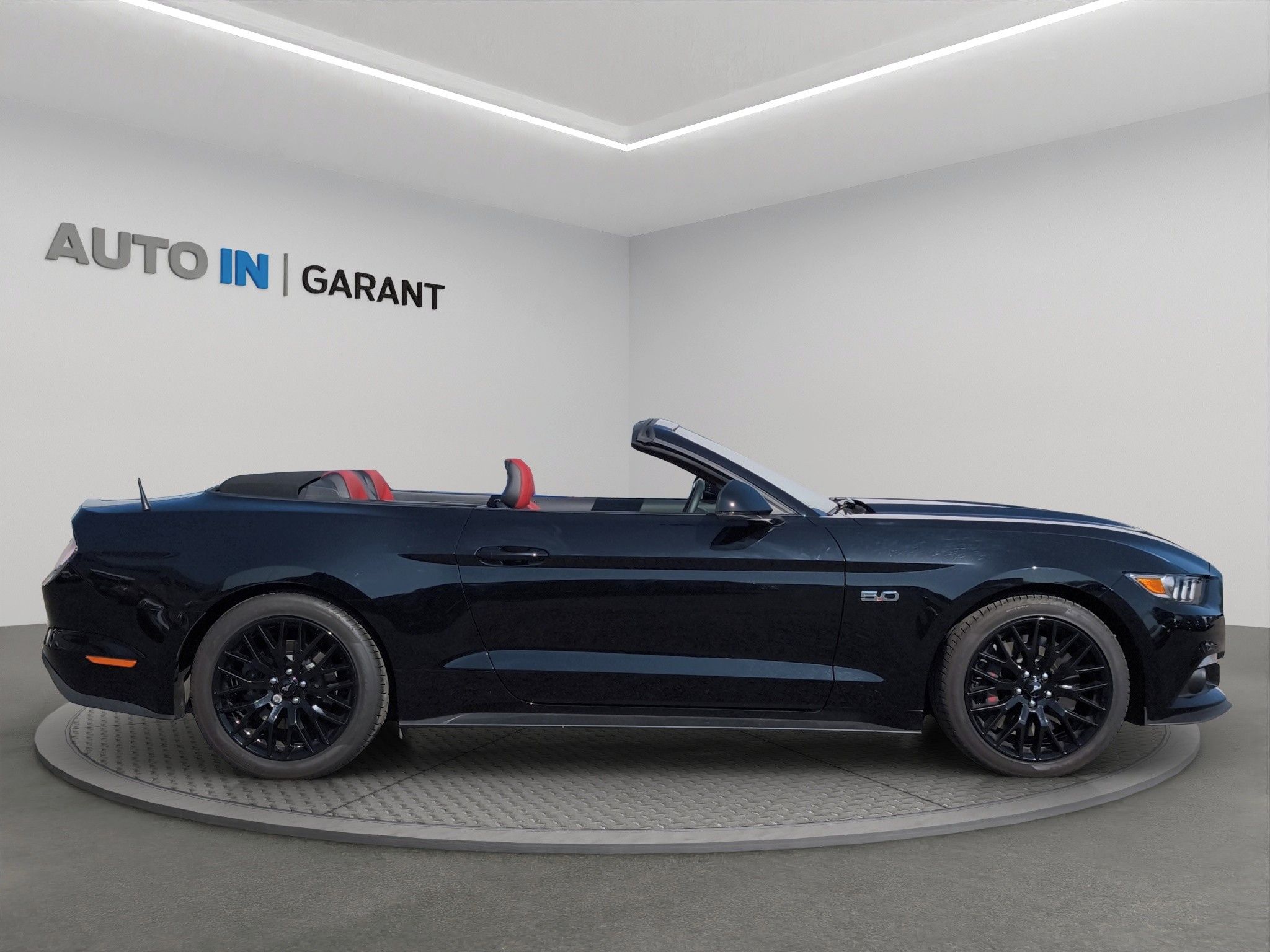 Ford Mustang, Convertible GT 5.0 V8 310kW, Č - fotka 4