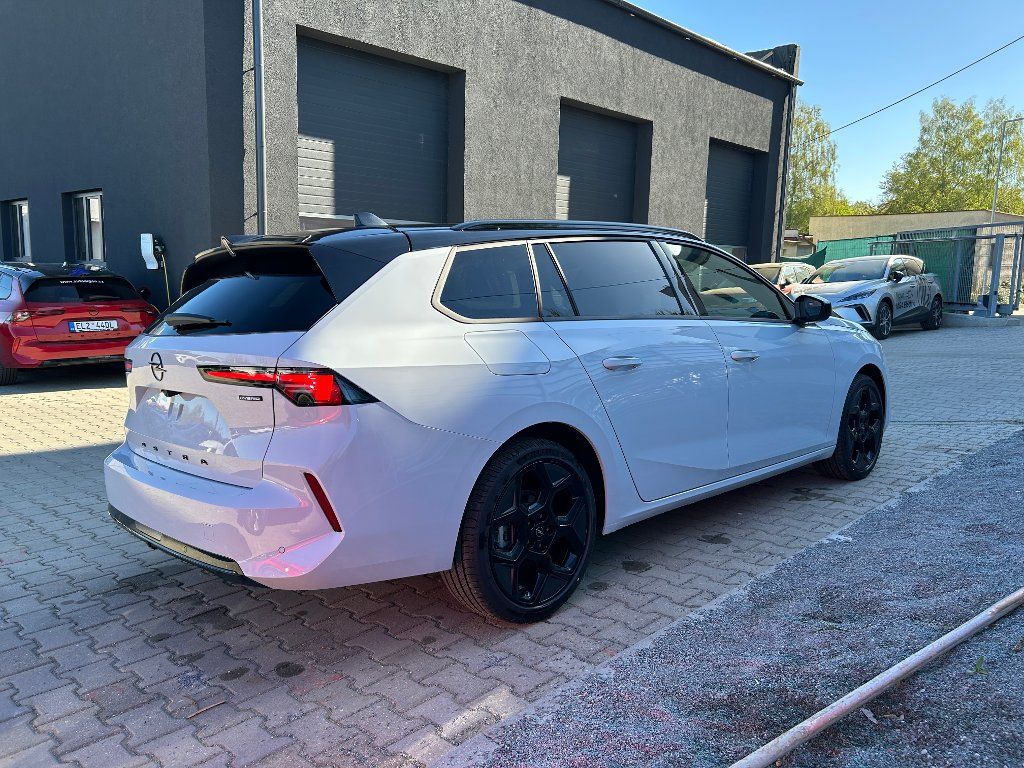 Opel Astra, ST Ultimate 1,2 Turbo 107kW AT - fotka 5