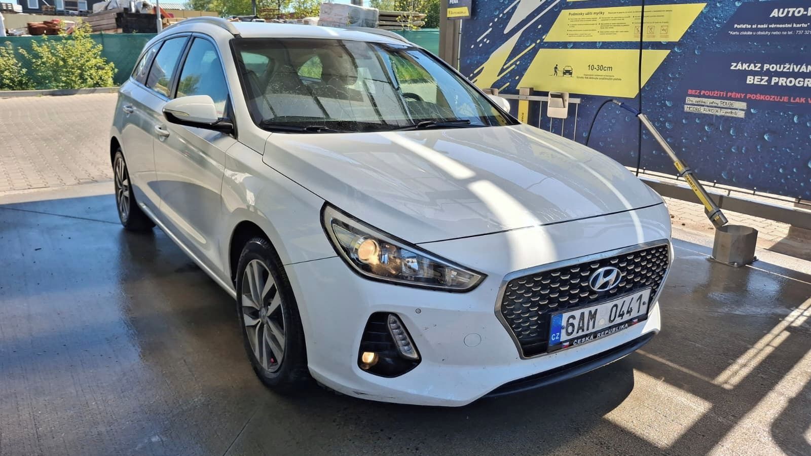Hyundai i30, na splátky všem- top  výbava - fotka 6