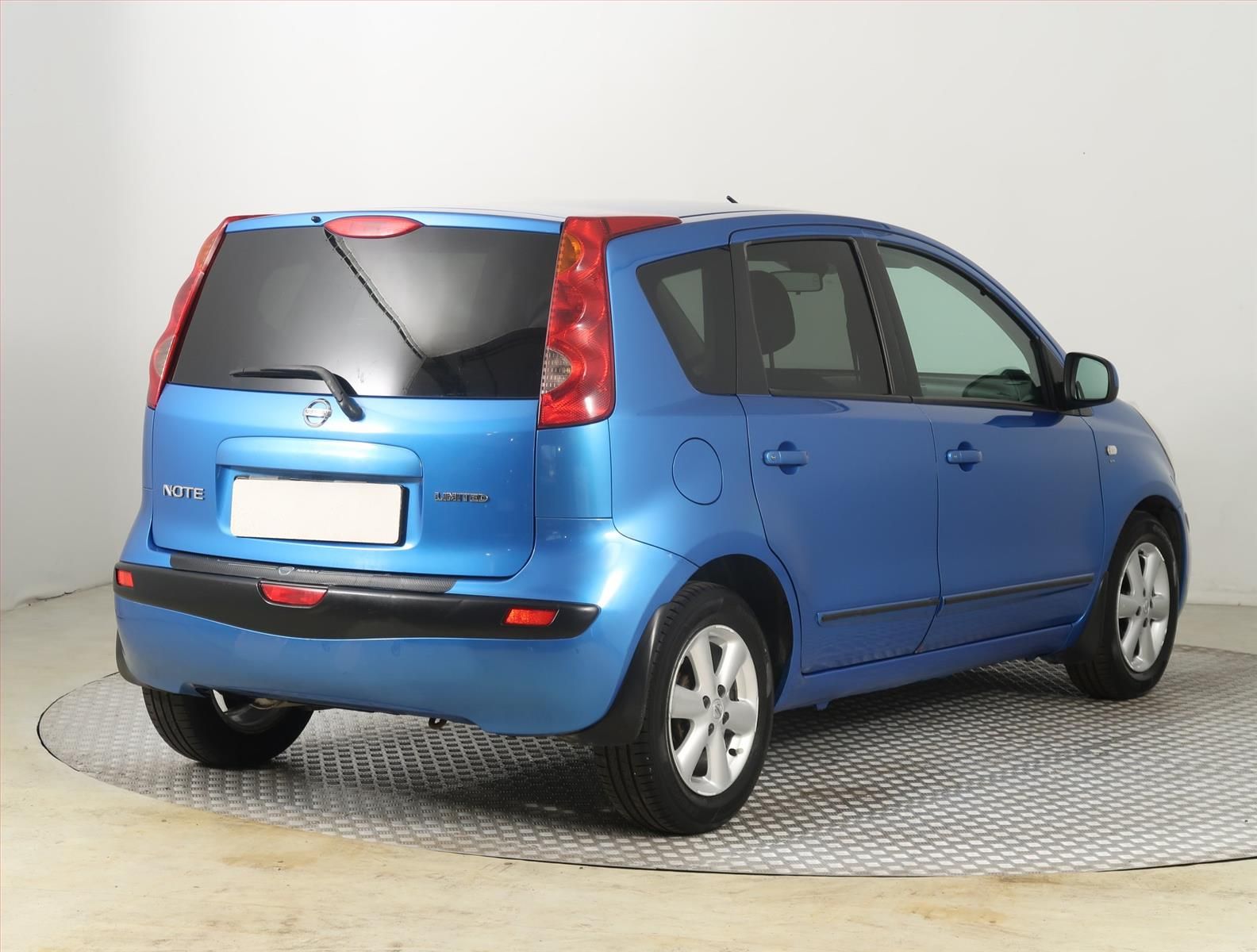 Nissan Note, 1.4, Automatická klima - fotka 5