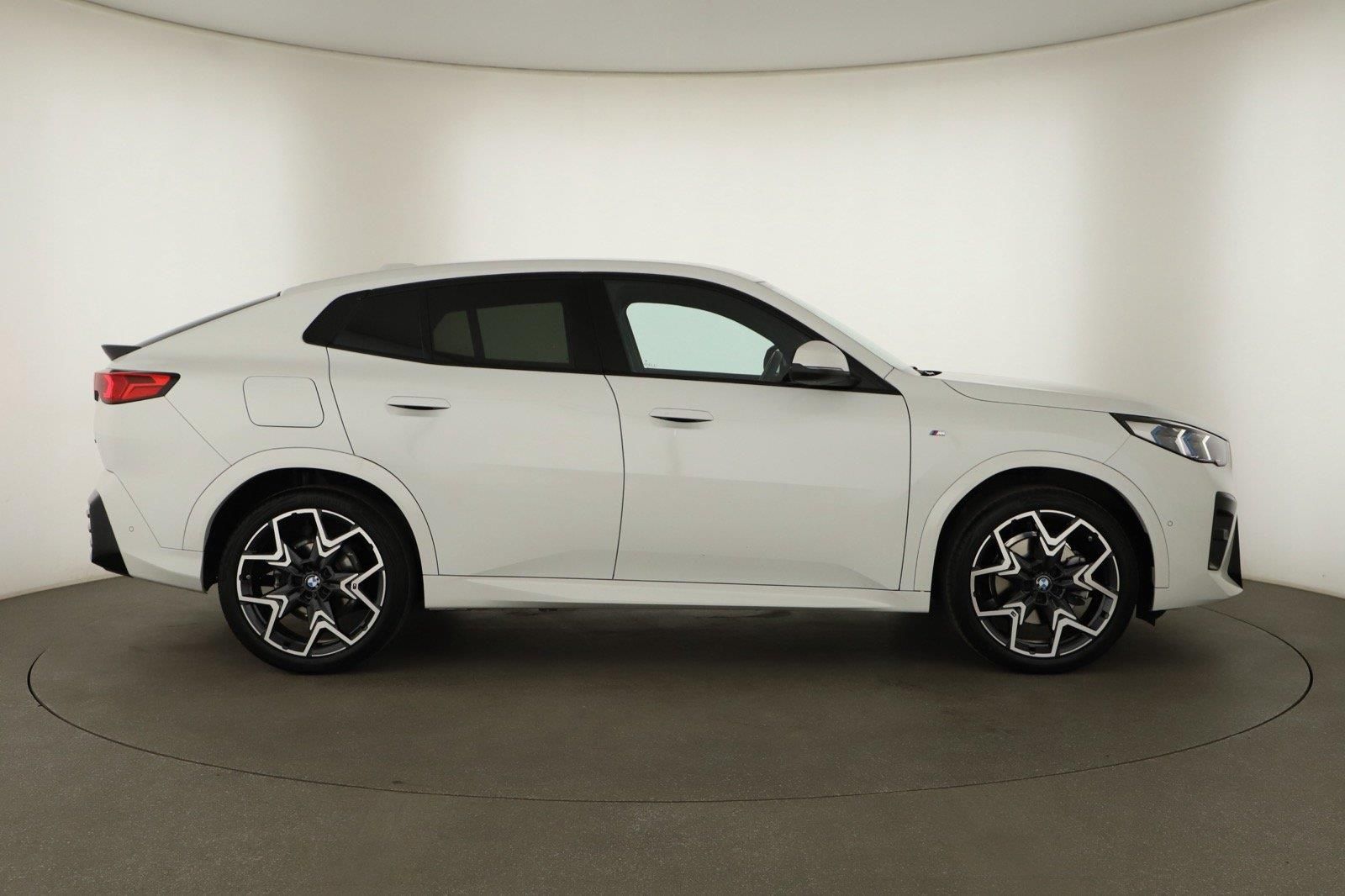 BMW X2, sDrive20i, M Paket, Navigace - fotka 6