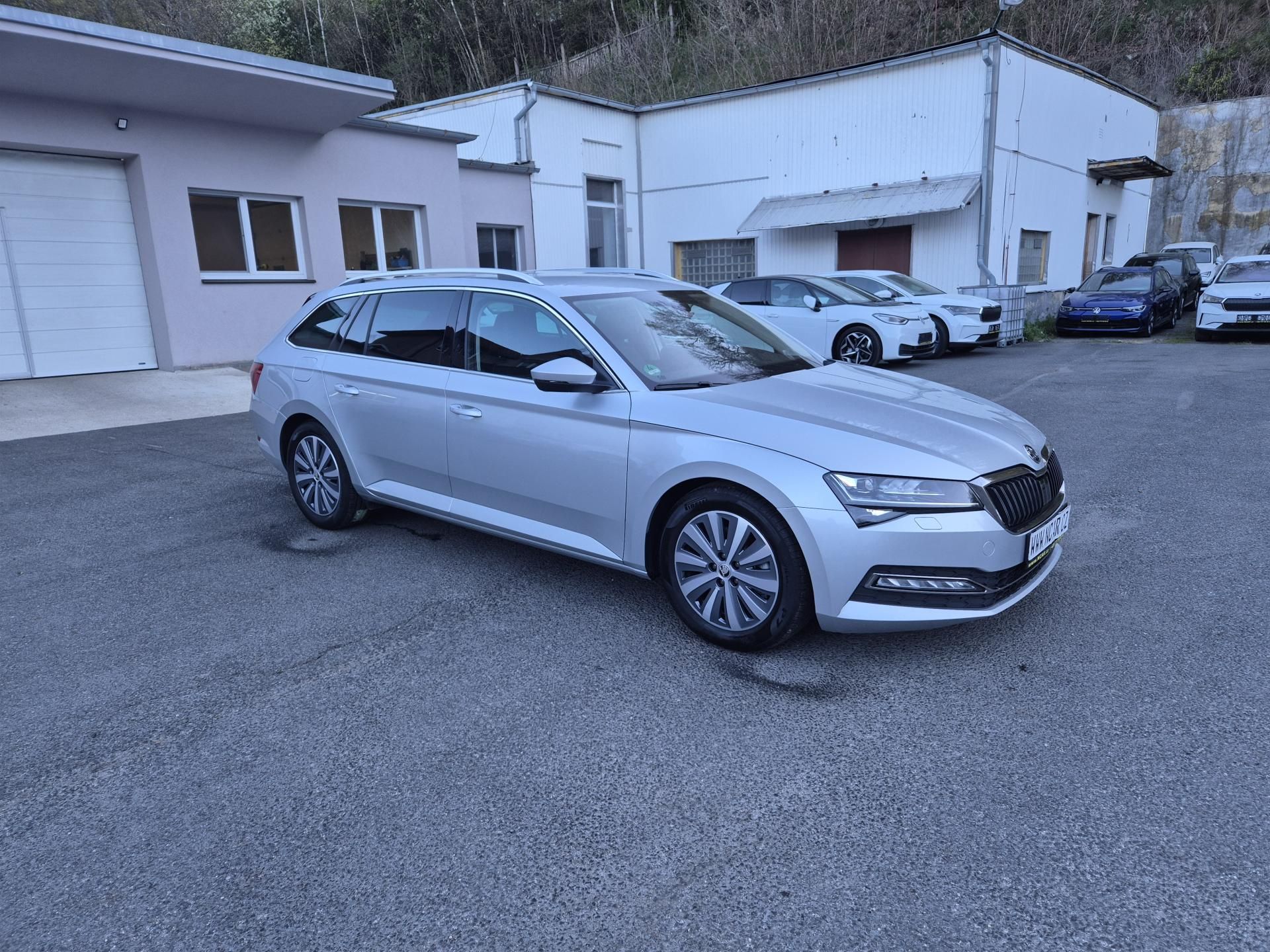 Škoda Superb, Combi 2,0TDi 147kw DSG 17ALU - fotka 3