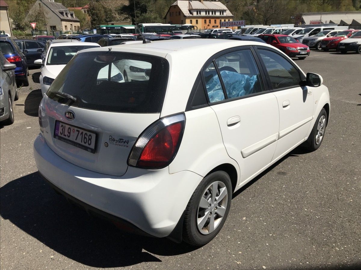 Kia Rio, 1,4 i 71kW 5dv. AC - fotka 5